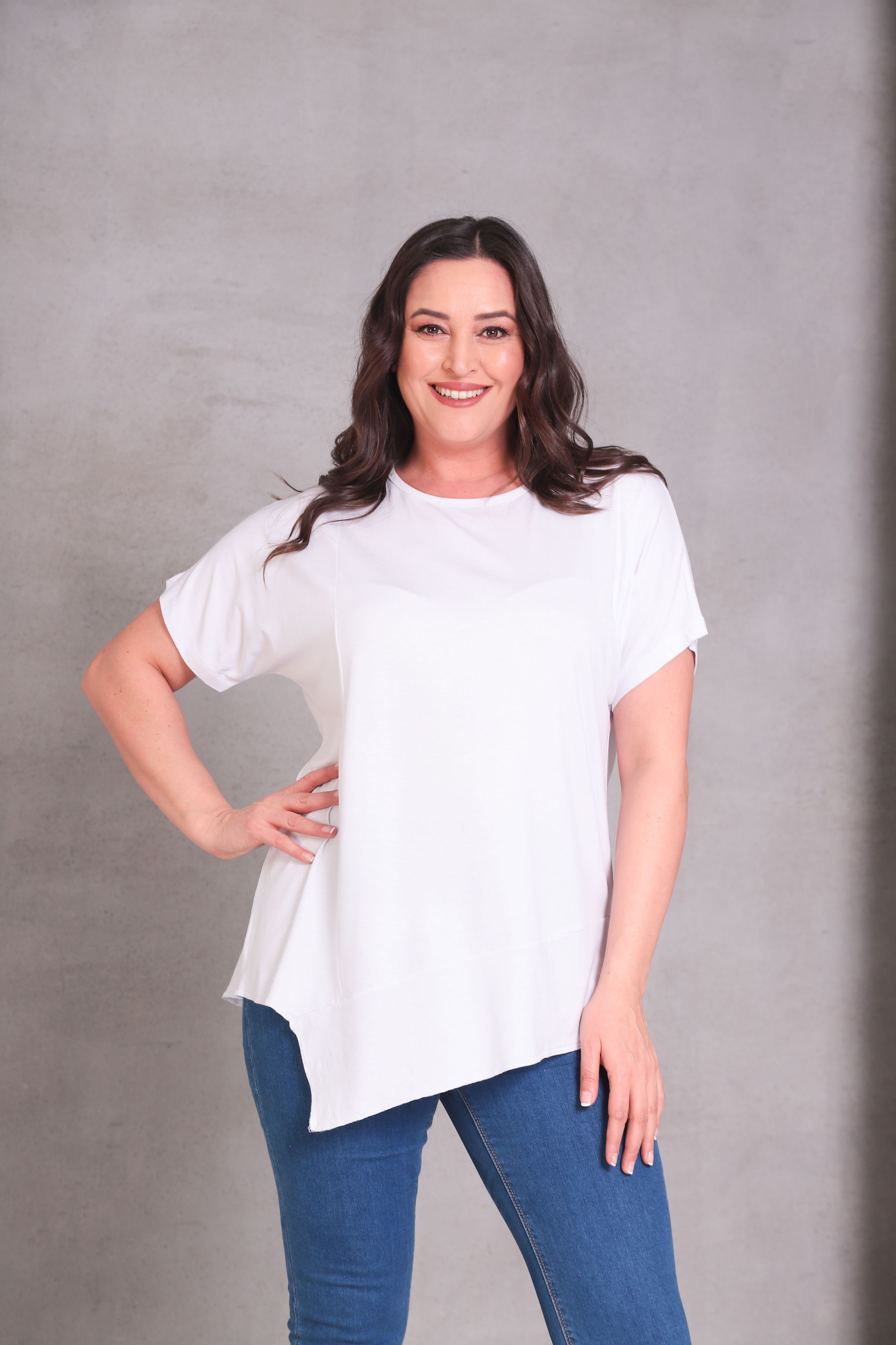 Asimetrik Kesim Basic T-shirt Beyaz