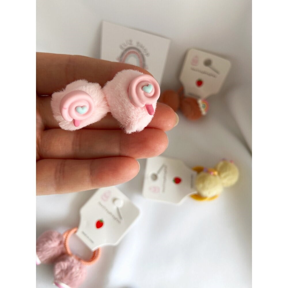FİGÜRLÜ PONPON PEMBE LASTİK TOKA