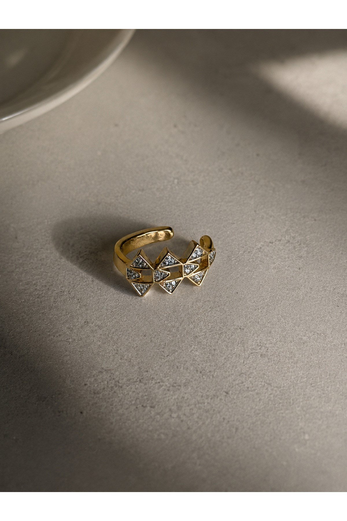 DéMila Premium Nova Spike Earcuff