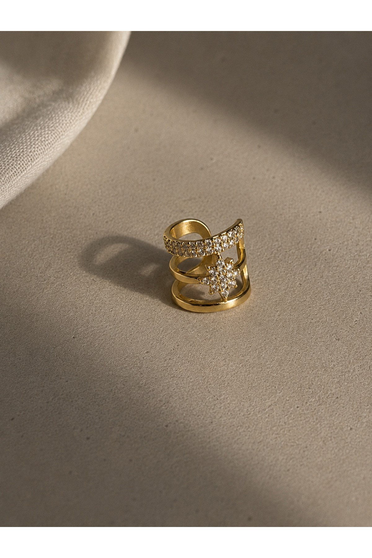 DéMila Premium Stella Star Earcuff
