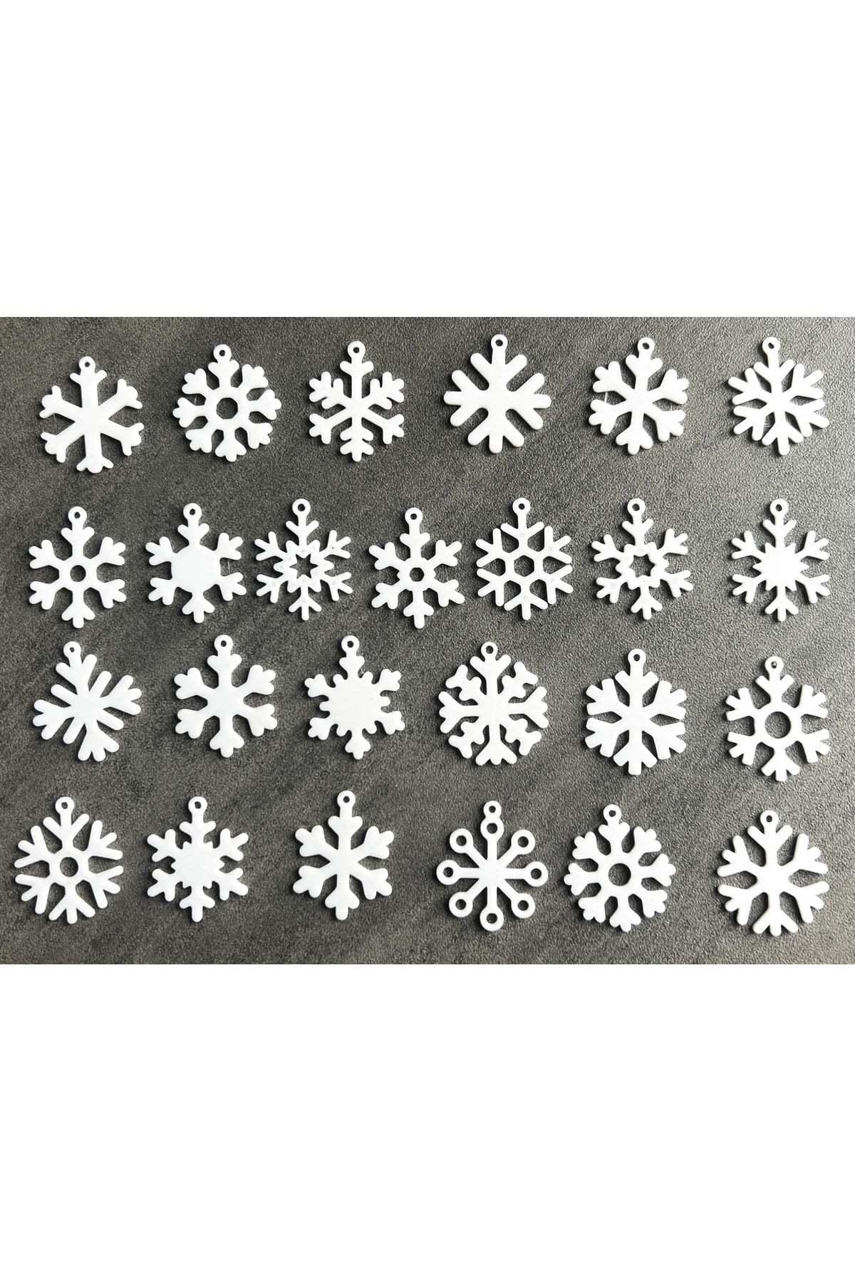 25 Adet Yılbaşı Çam Ağacı Süsü - 2,5 cm