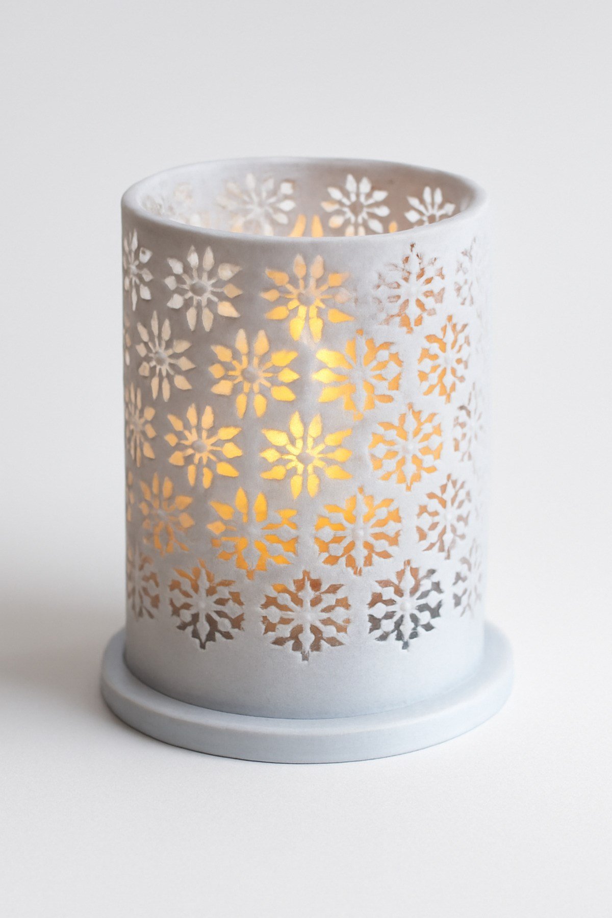 Dekoratif Aydınlatma Mumluk Fraktal Mumluk Plastiktir. Tea Light Mum Dahildir.