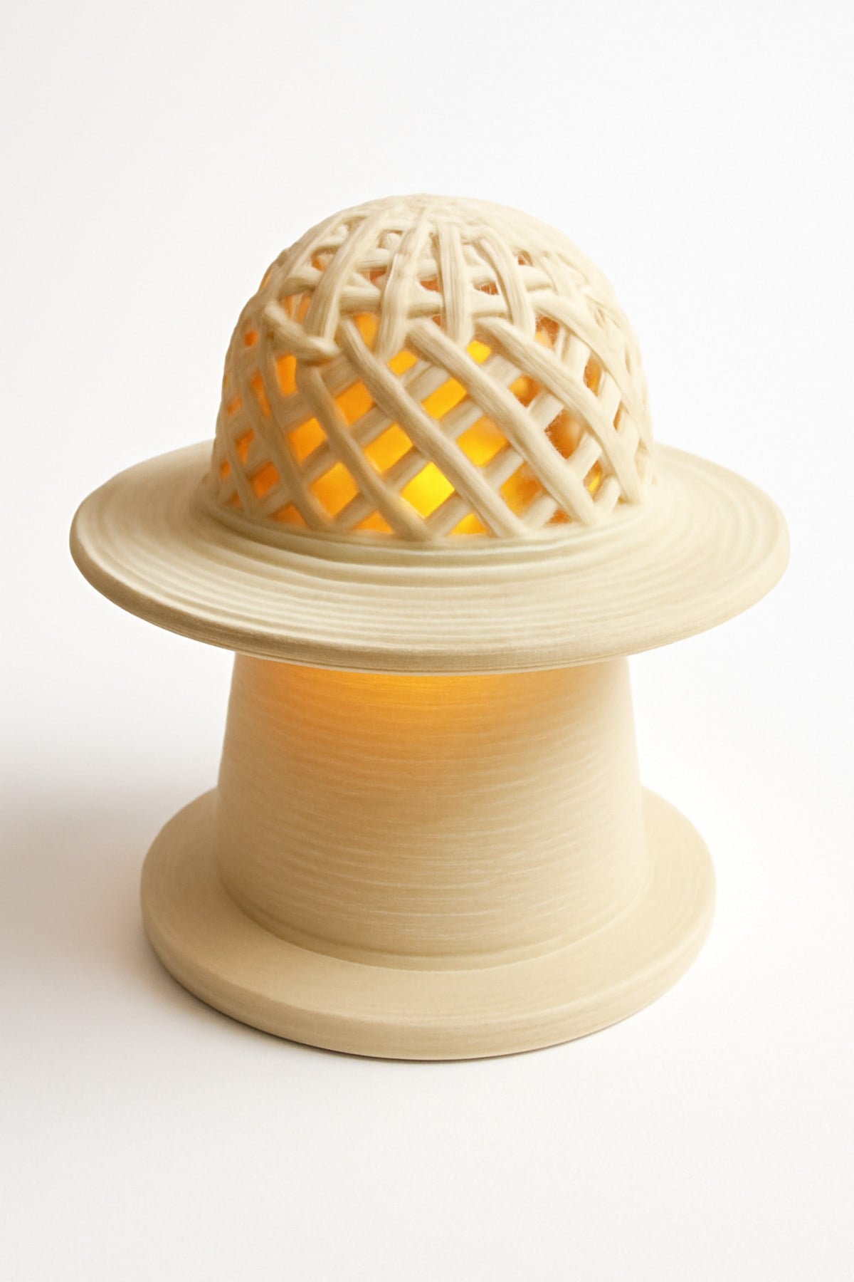 Dekoratif Aydınlatma Mumluk Örgü Şapka Mumluk Plastiktir. Tea Light Mum Dahildir.