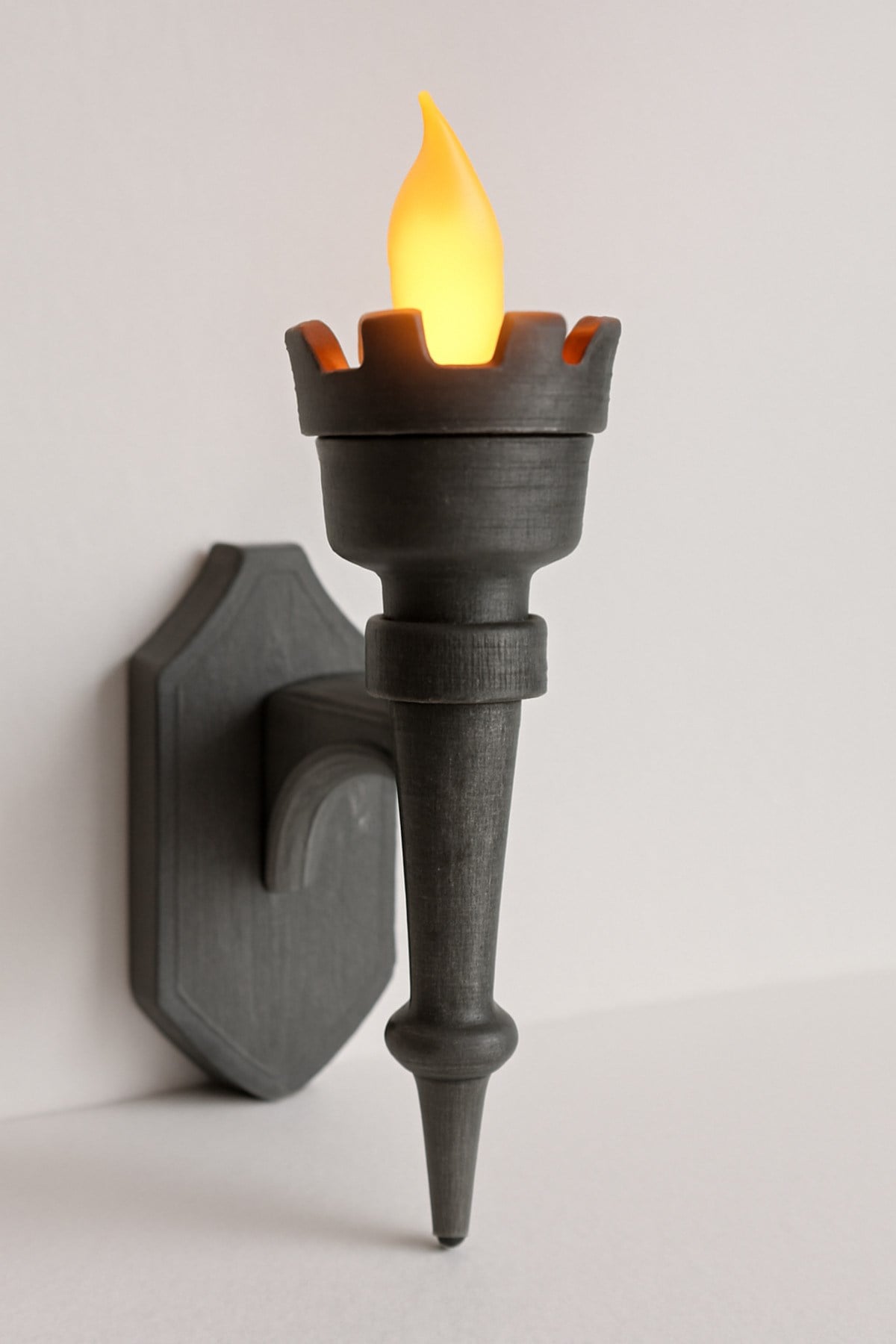Dekoratif Aydınlatma Mumluk Ortaçağ Meşale Tutucu Plastiktir. Tea Light Mum Dahildir.