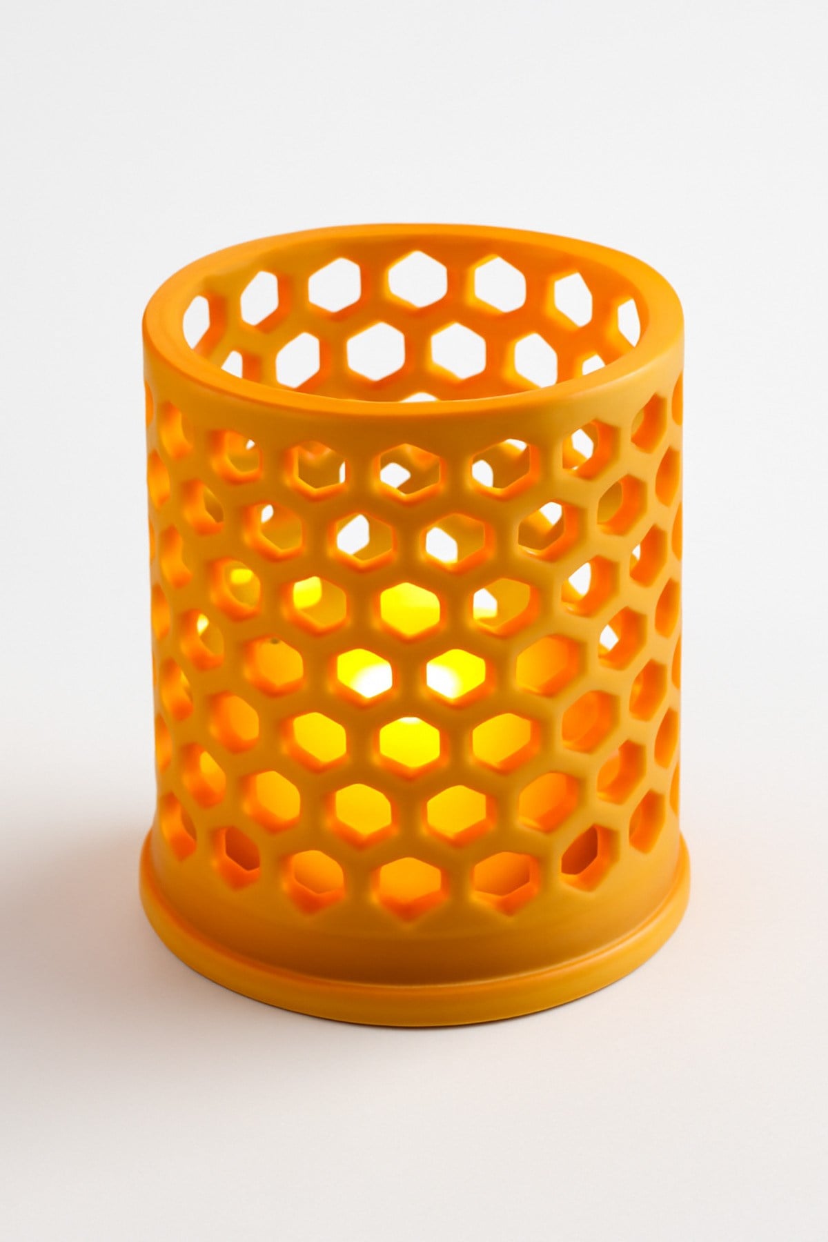 Dekoratif Aydınlatma Mumluk Petek Mumluk Plastiktir. Tea Light Mum Dahildir.