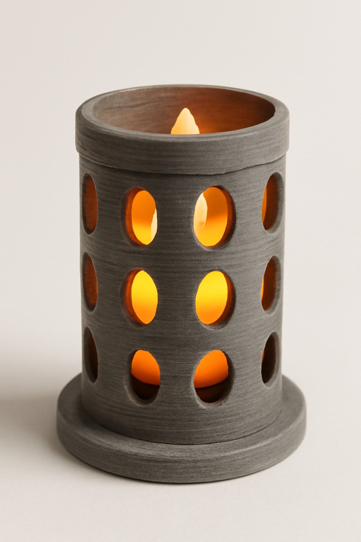 Dekoratif Aydınlatma Mumluk Sis Mumluk Plastiktir. Tea Light Mum Dahildir.