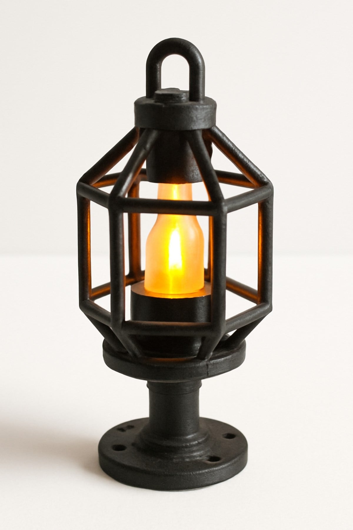 Dekoratif Aydınlatma Mumluk Tel Kafes Fener Plastiktir. Tea Light Mum Dahildir.