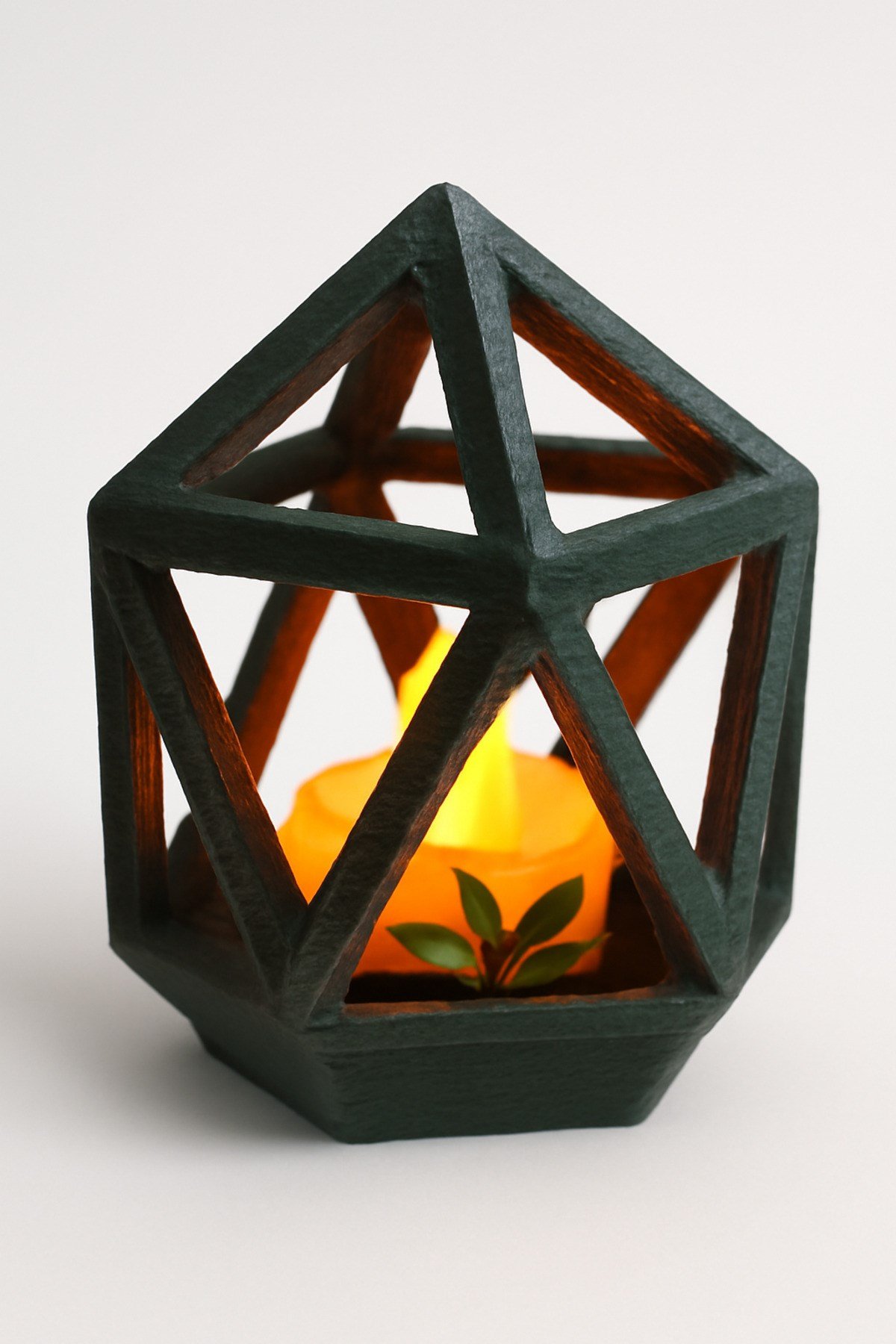 Dekoratif Aydınlatma Mumluk Terrarium Mumluk Plastiktir. Tea Light Mum Dahildir.