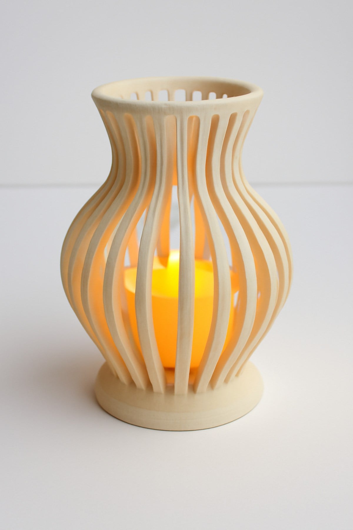 Dekoratif Aydınlatma Mumluk Vazo Cıtalı Mumluk Plastiktir. Tea Light Mum Dahildir.