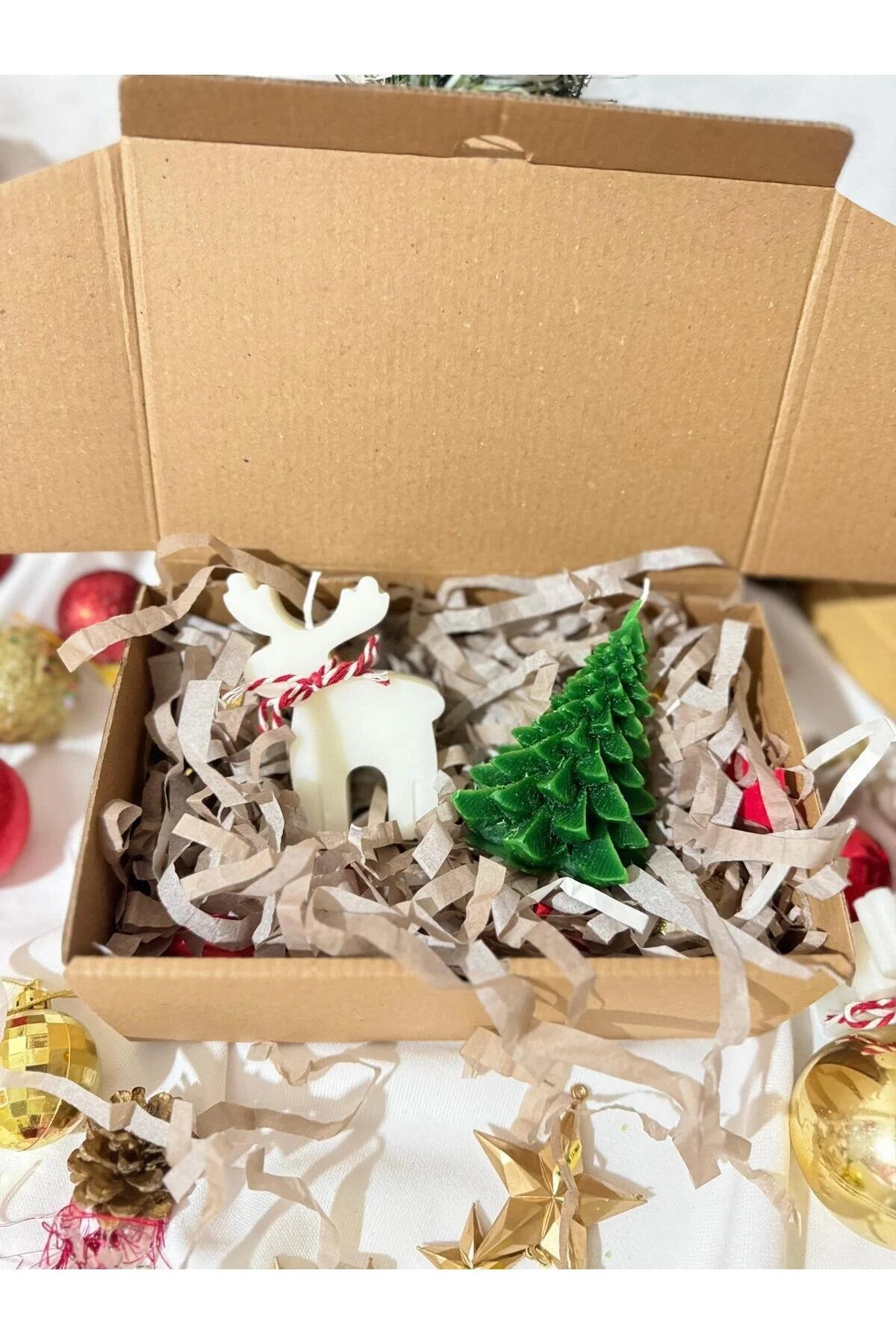 Dekoratif Hediyelik Çam Ağacı Ve Geyik Mum Soywax Yeşil Yılbaşı Hediye Pine Tree Candle