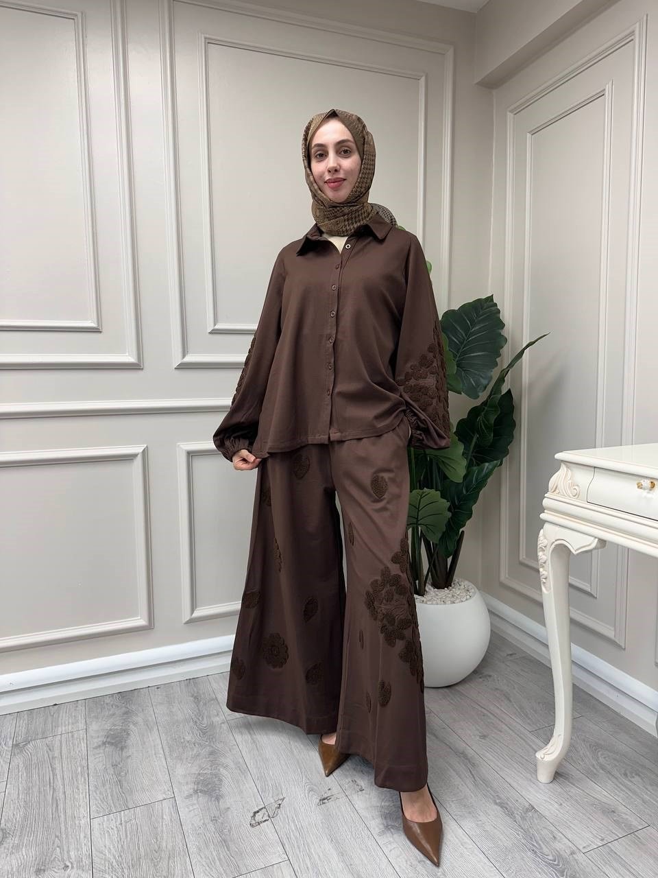 Ghisa 4711T9388 Kahve Kabartma Çiçek Detay Pantolonlu Takım