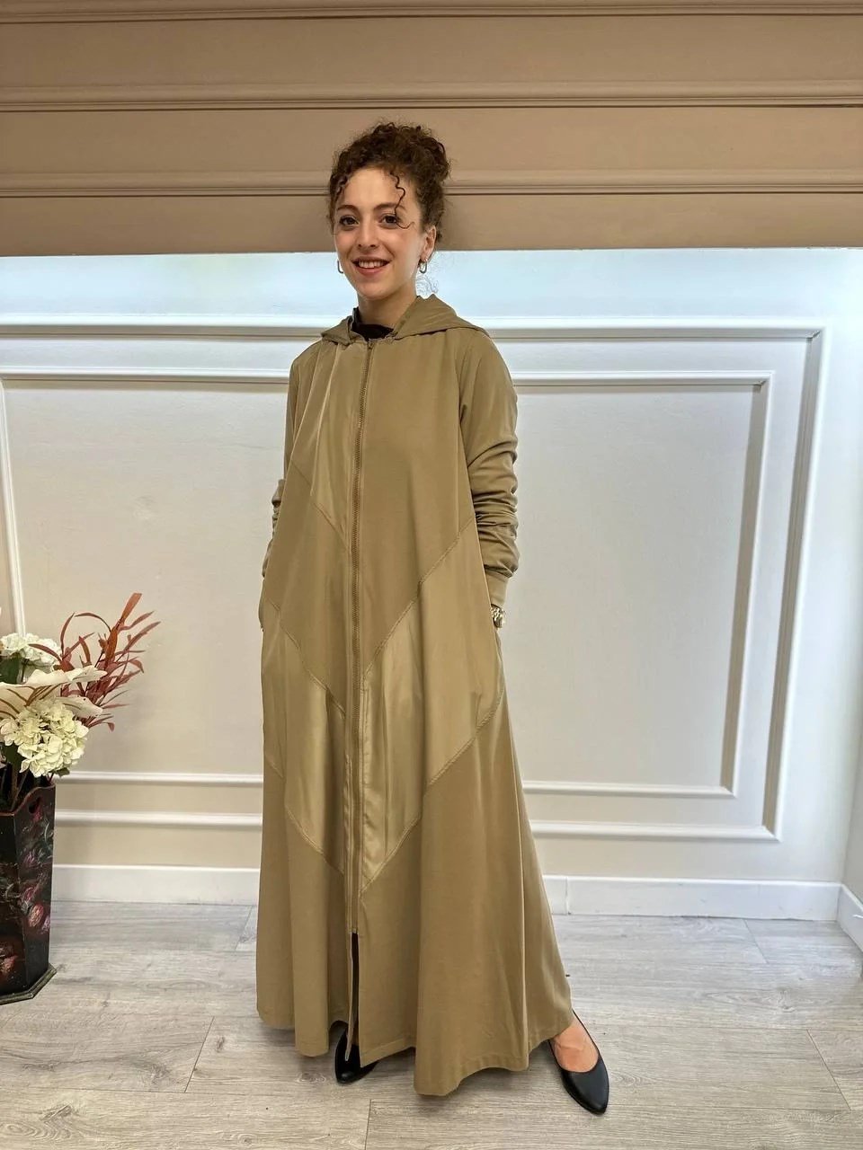 Heddy & Nurcan Çetin 24908 Bej Paraşüt Kumaş Detaylı Ferace