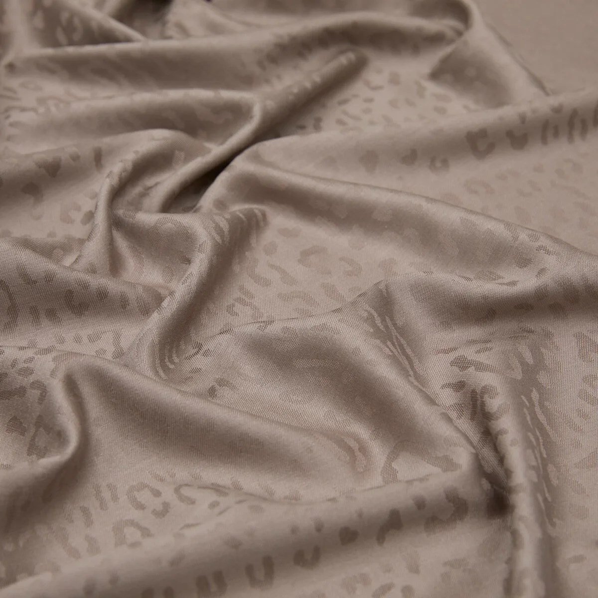 İpekevi 05784 Taş Leopar Jakar Desenli İpek Şal