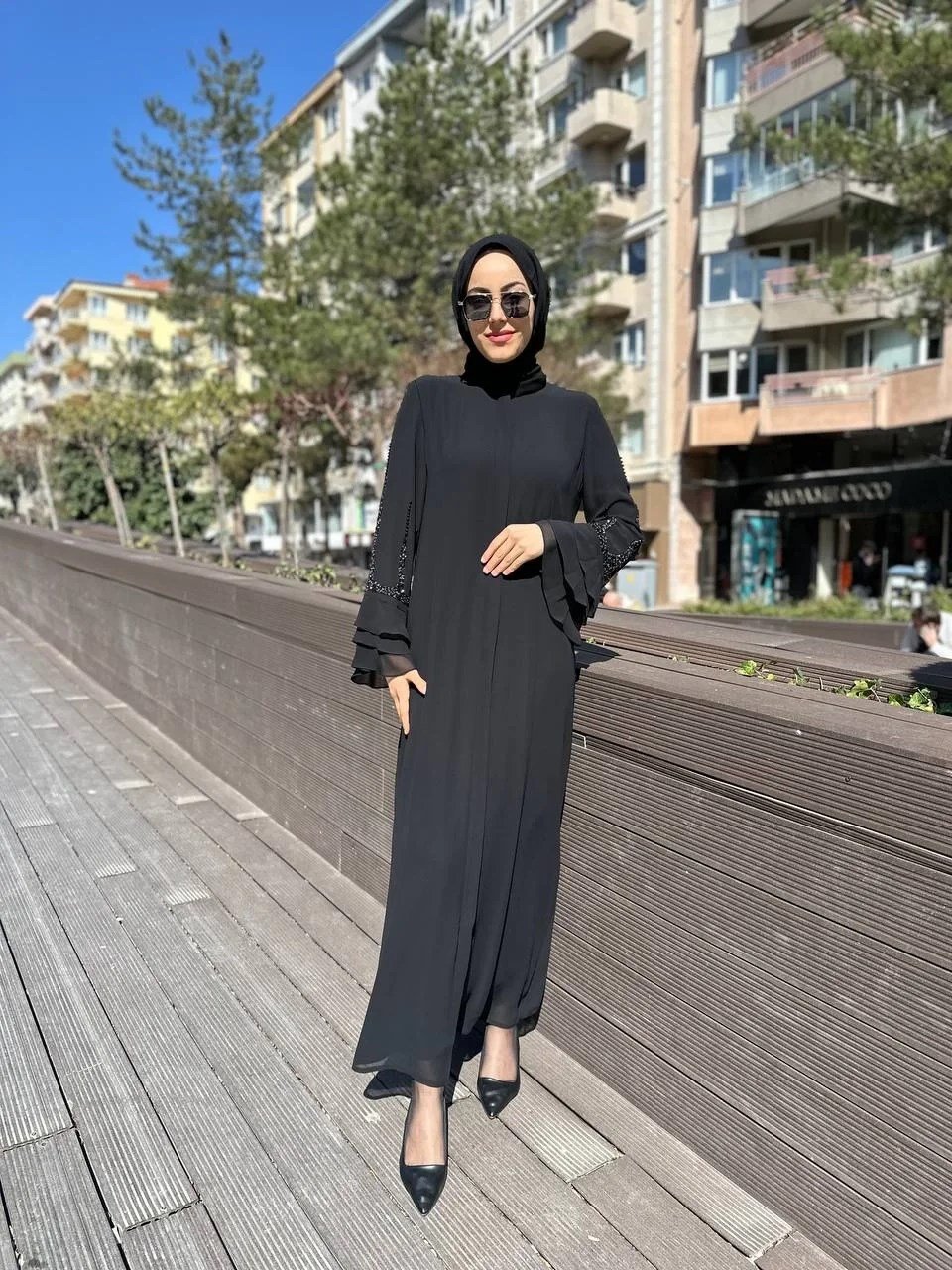 Qeffa Q158 Siyah Kolları Taş Detaylı Ferace