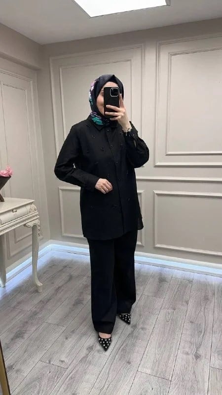Wennora 1022 Siyah Taş İşleme Detaylı Keten Takım