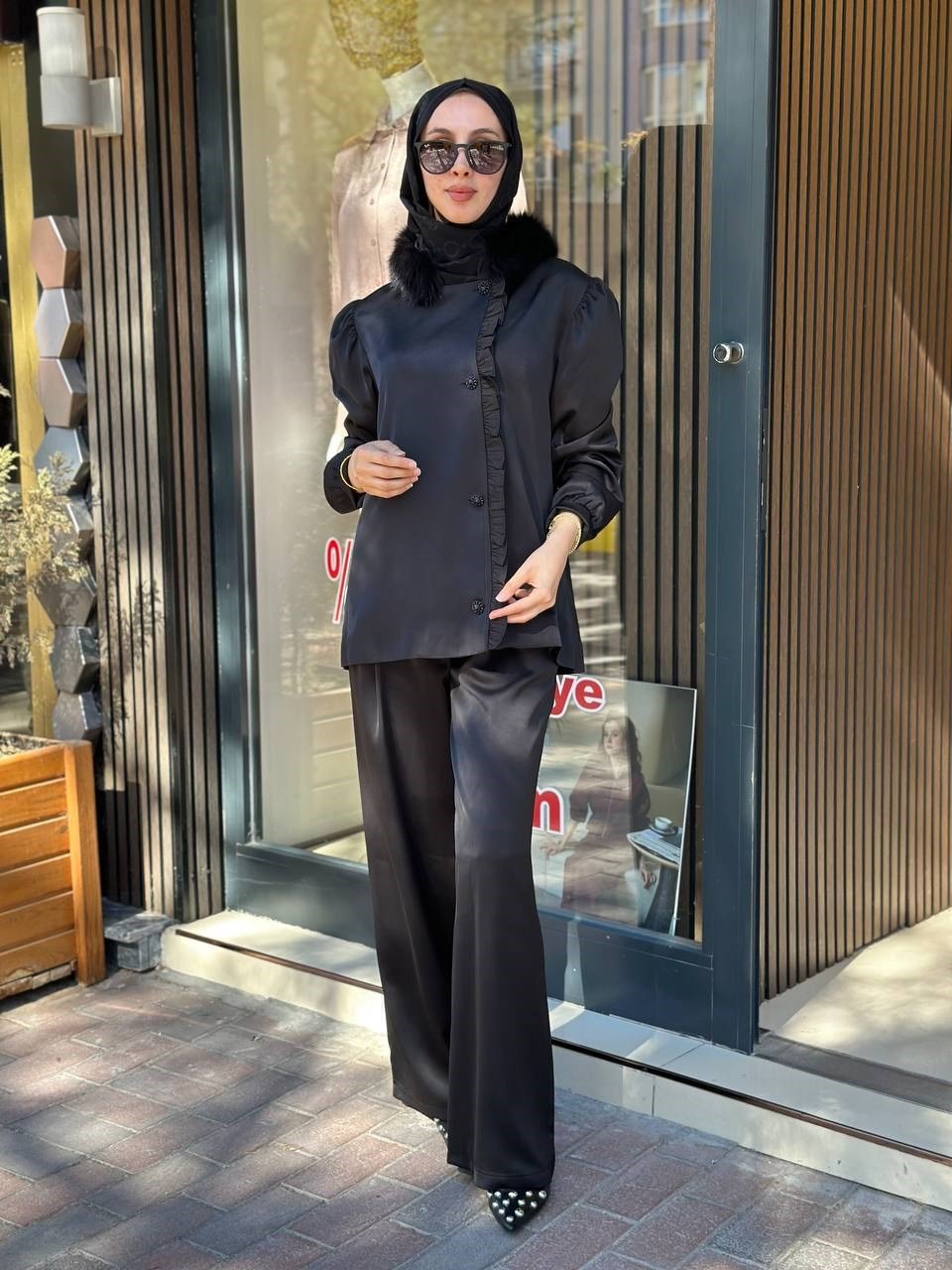 Wennora 2010 Siyah Kürklü Takım