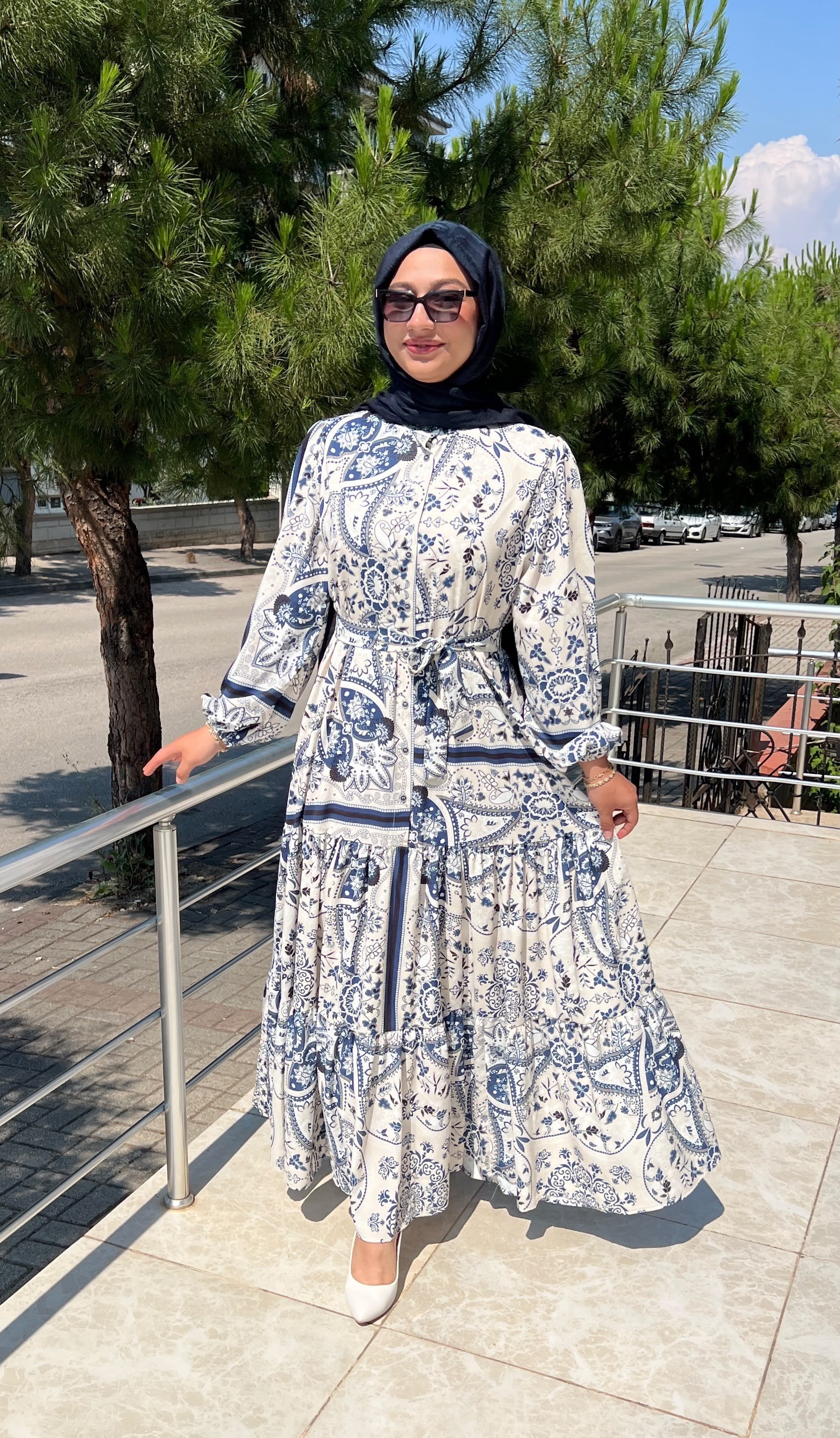 MERWİSH LACİVERT ÇİÇEKLİ ELBİSE