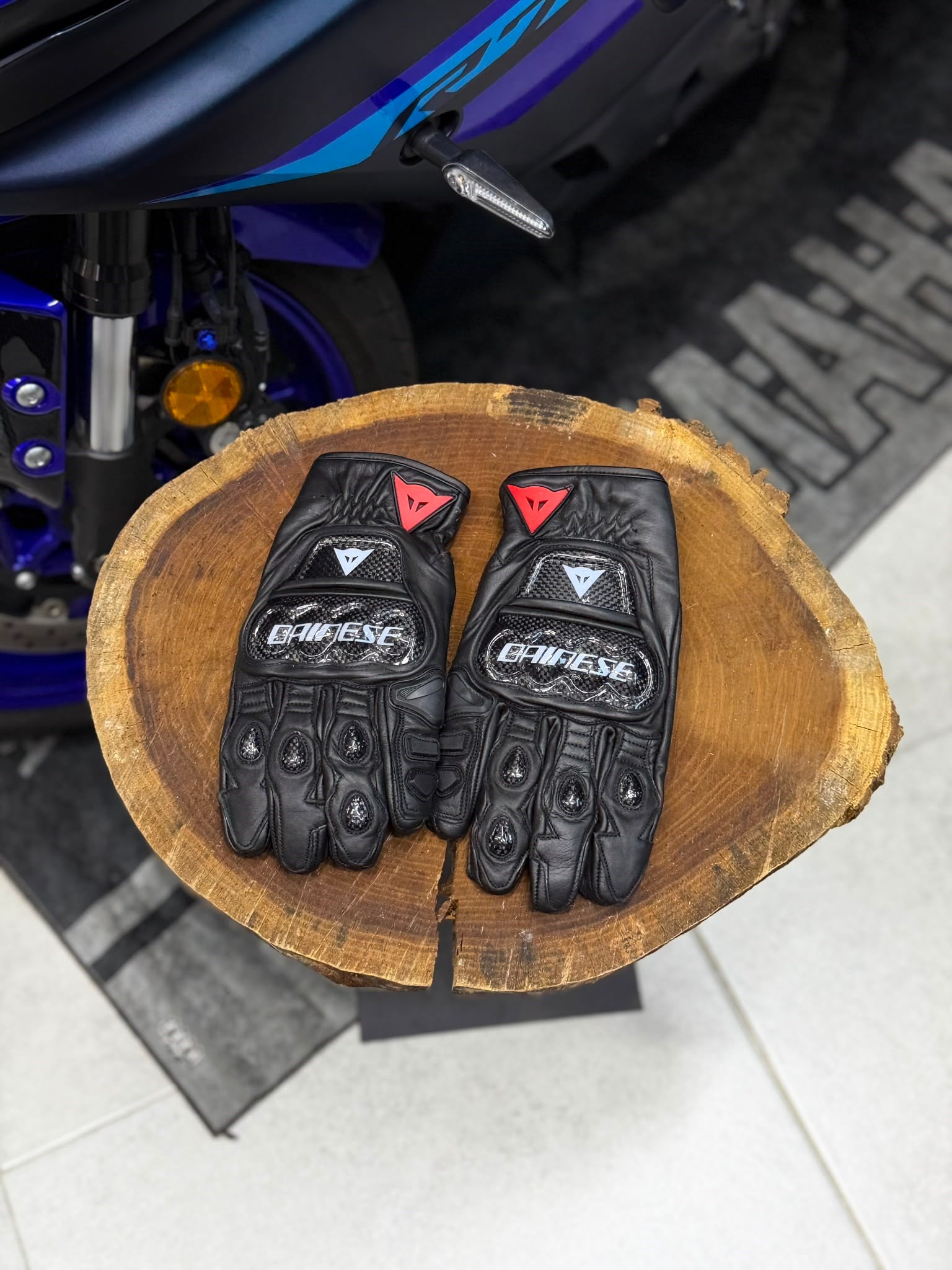 Dainese Deri Eldiveni Siyah Bileksiz