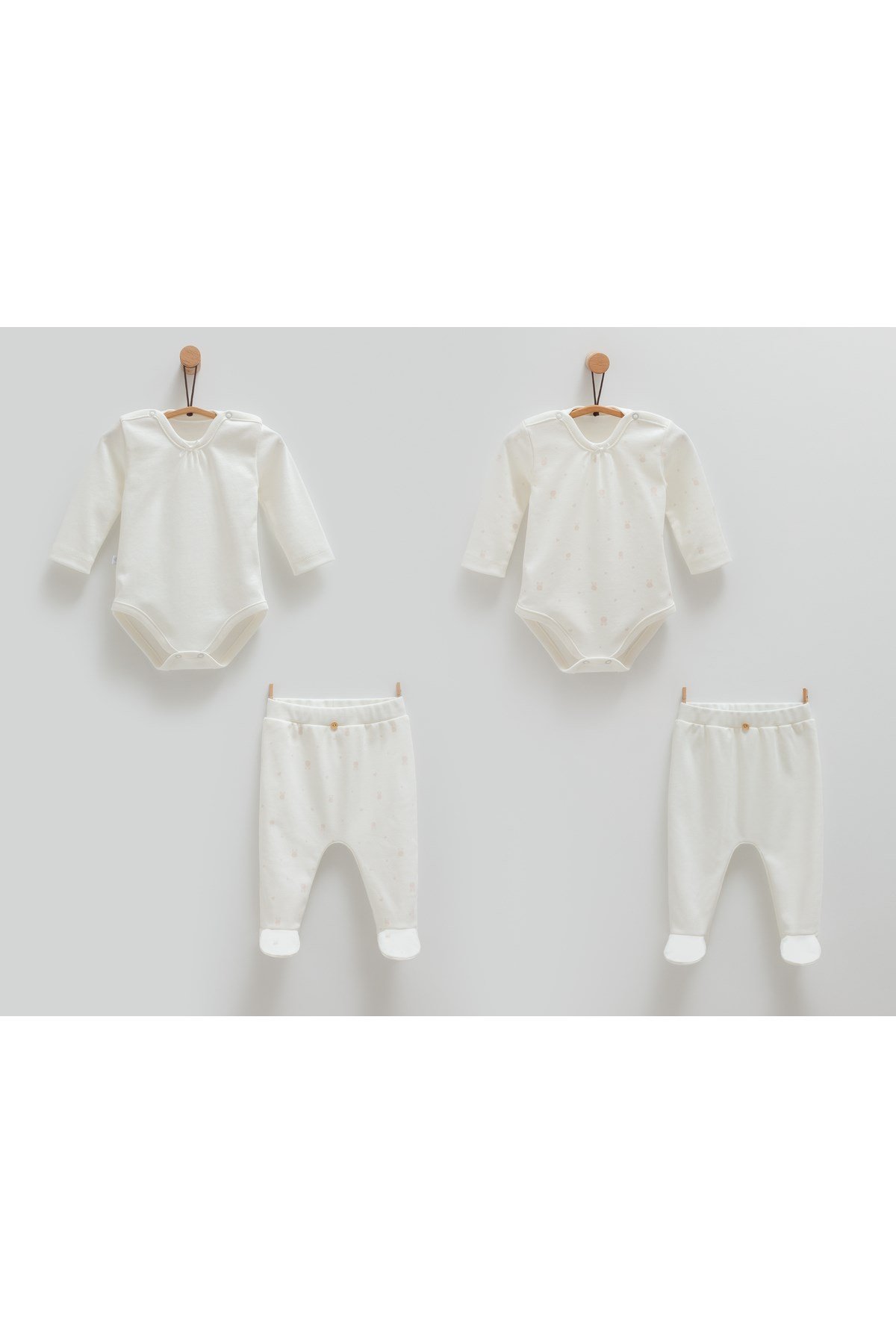 %100 Pamuk Kız Bebek 4'lü Takım (1 Body ve 1 Pantolon 0-1 Ay )(1 Body ve 1 Pantolon 1-3Ay )