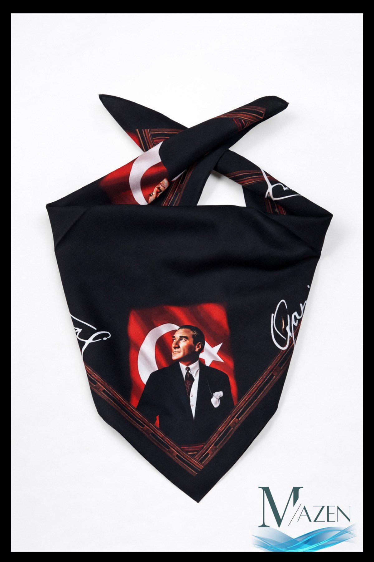 Atatürk Desenli ve İmzalı Siyah Fular | 45x45 cm | Yumuşak Saten Kumaş | Premium Doku