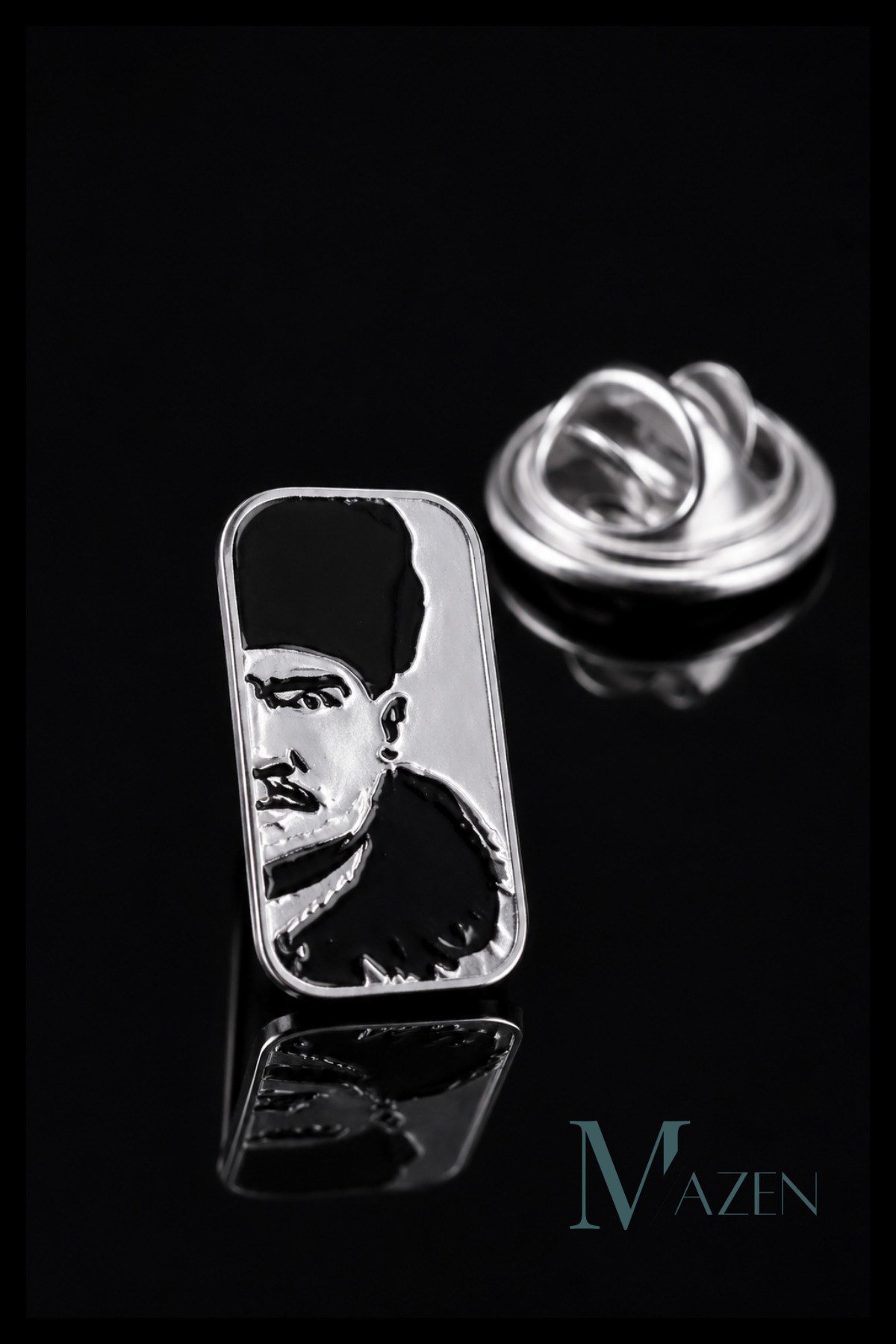 Atatürk Dikdörtgen Çerçeve Metal Yaka Rozeti Gümüş Renk