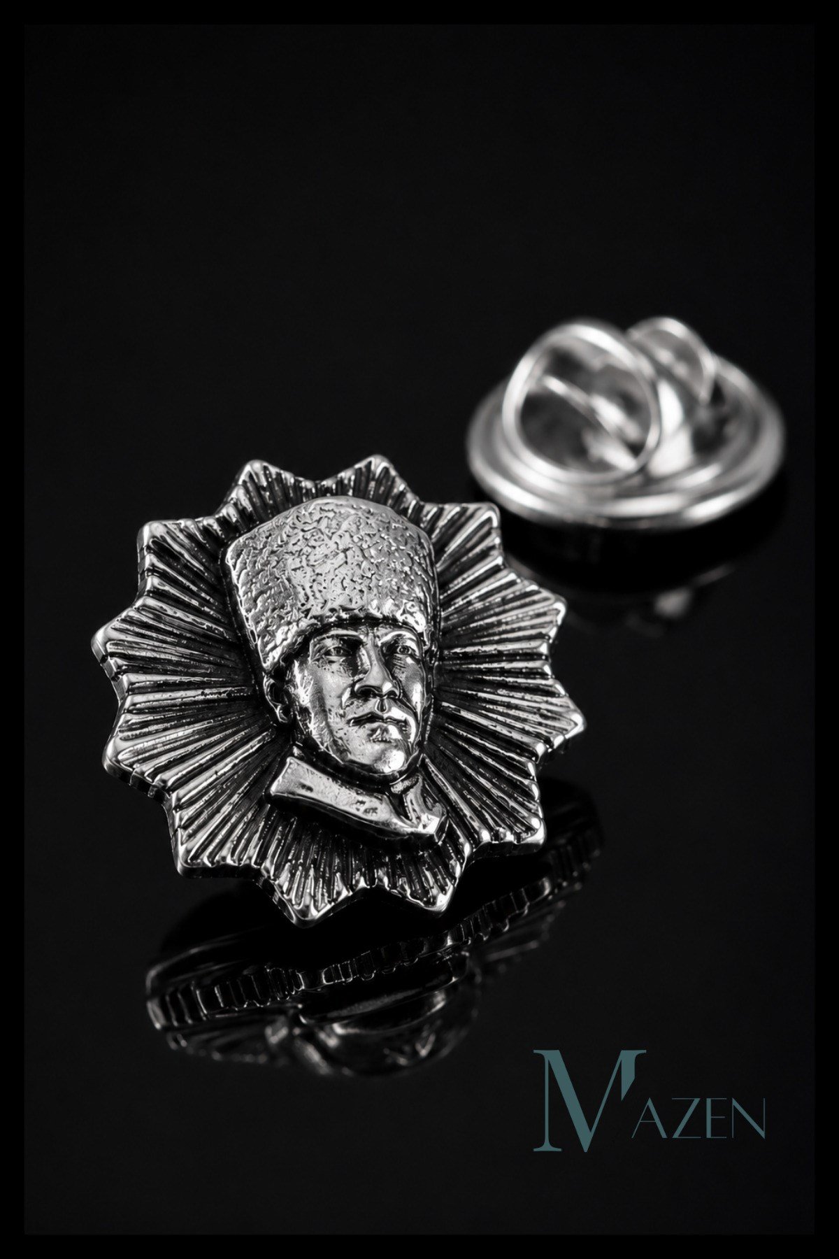 Atatürk Yıldız Desenli Metal Yaka Rozeti Gümüş Renk