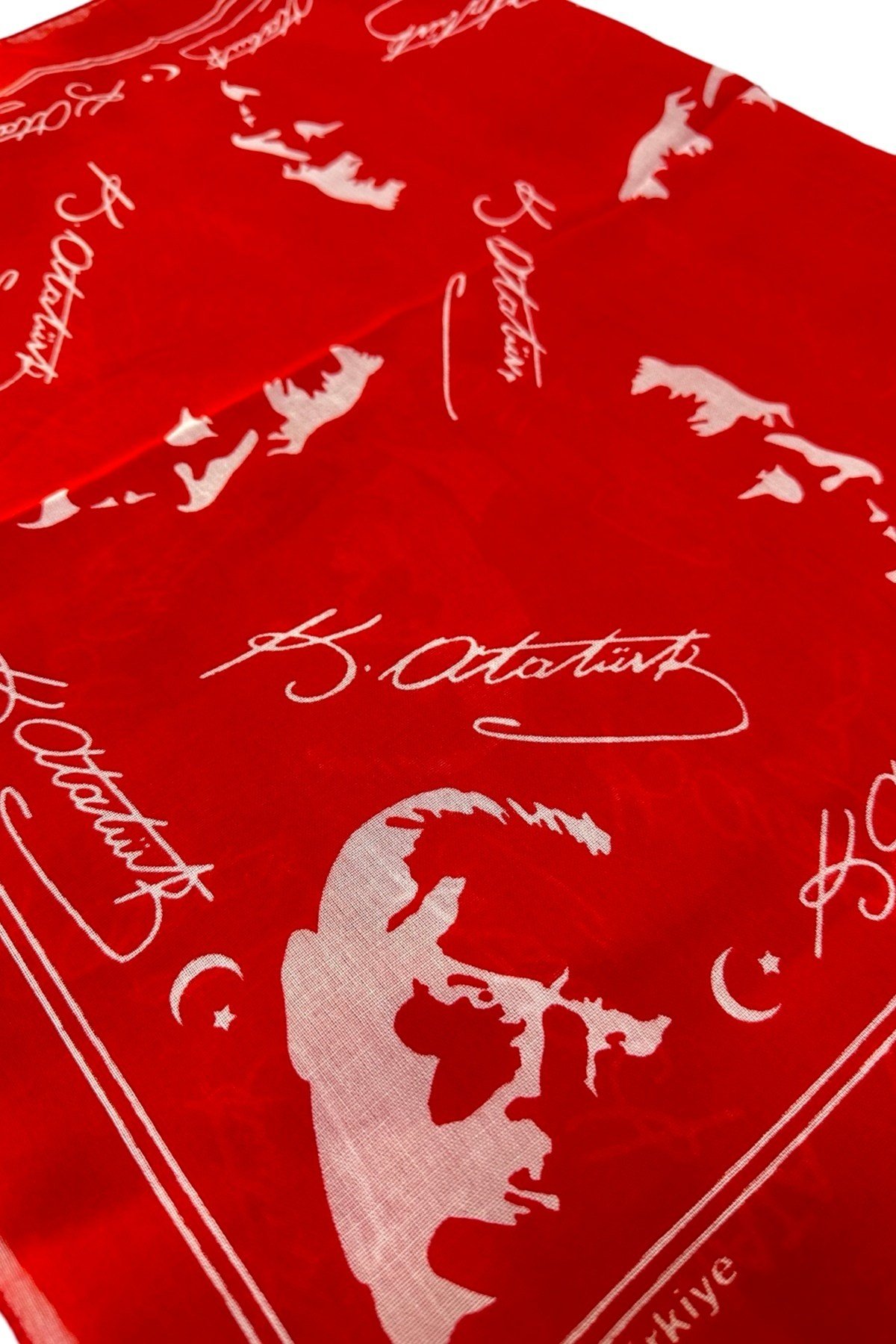 Unisex Kırmızı Renk  Çok Amaçlı Bandana Fular Atatürk Resim ve İmzalı