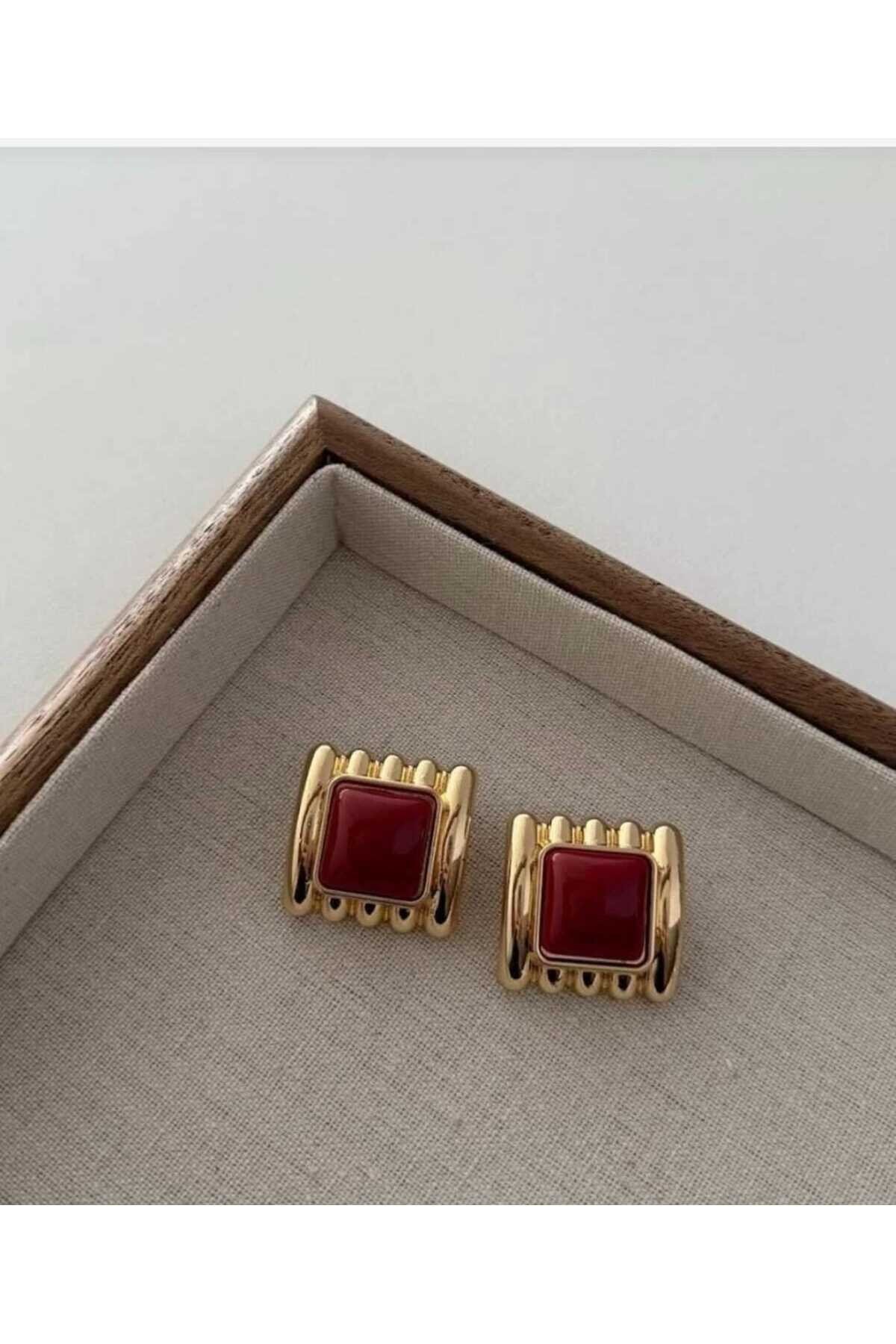 Bordo taş detaylı vintage gold küpe