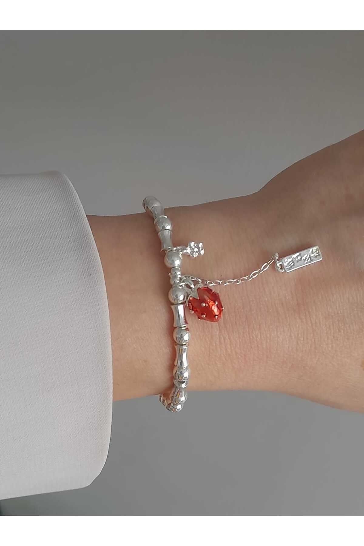 Çelik charm detaylı bileklik