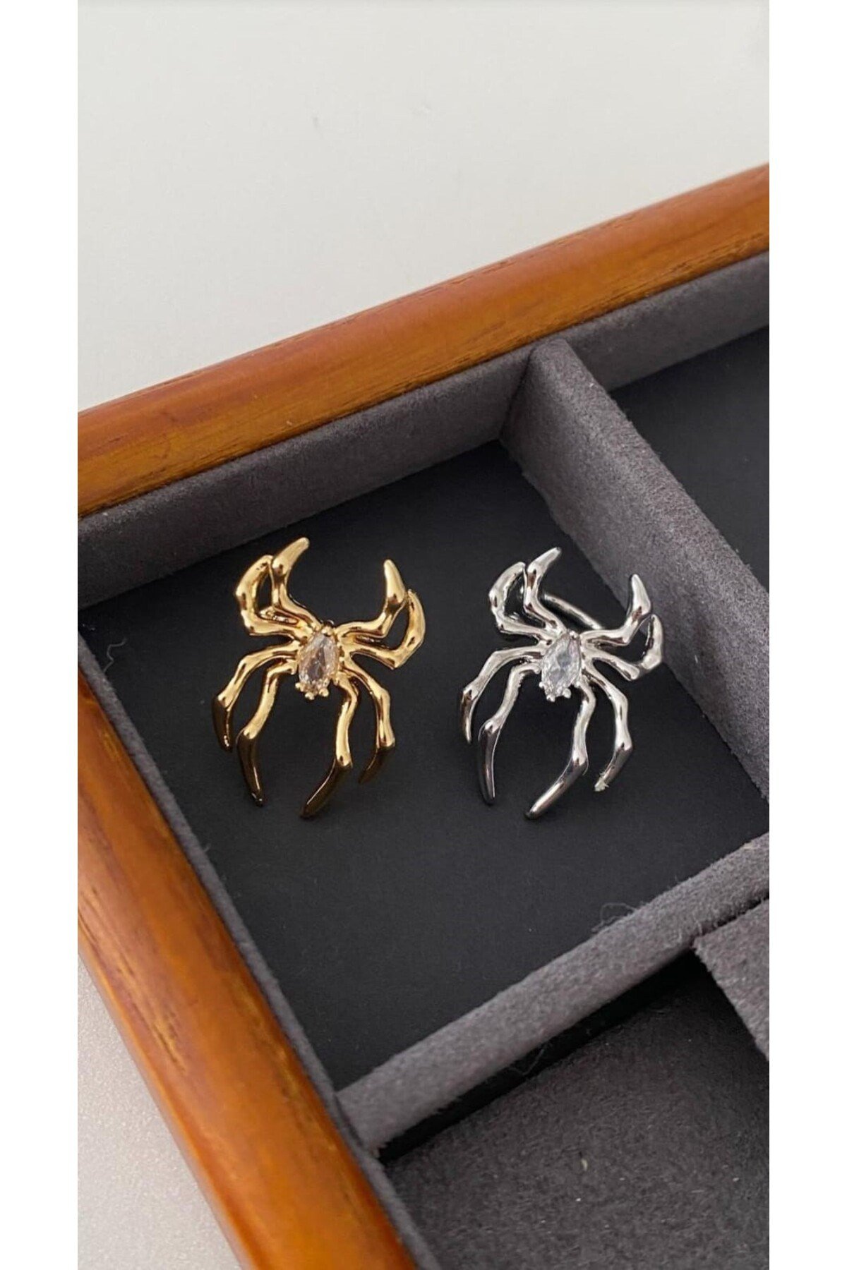 Earcuff örümcek kıkırdak küpe