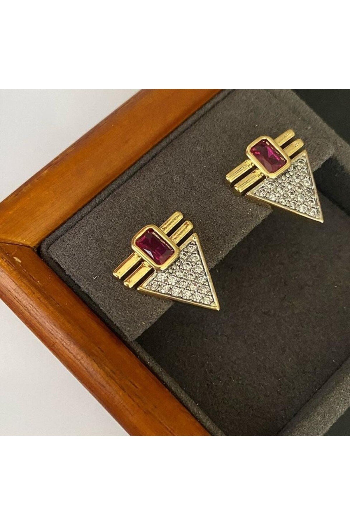 Gold bordo taş küpe