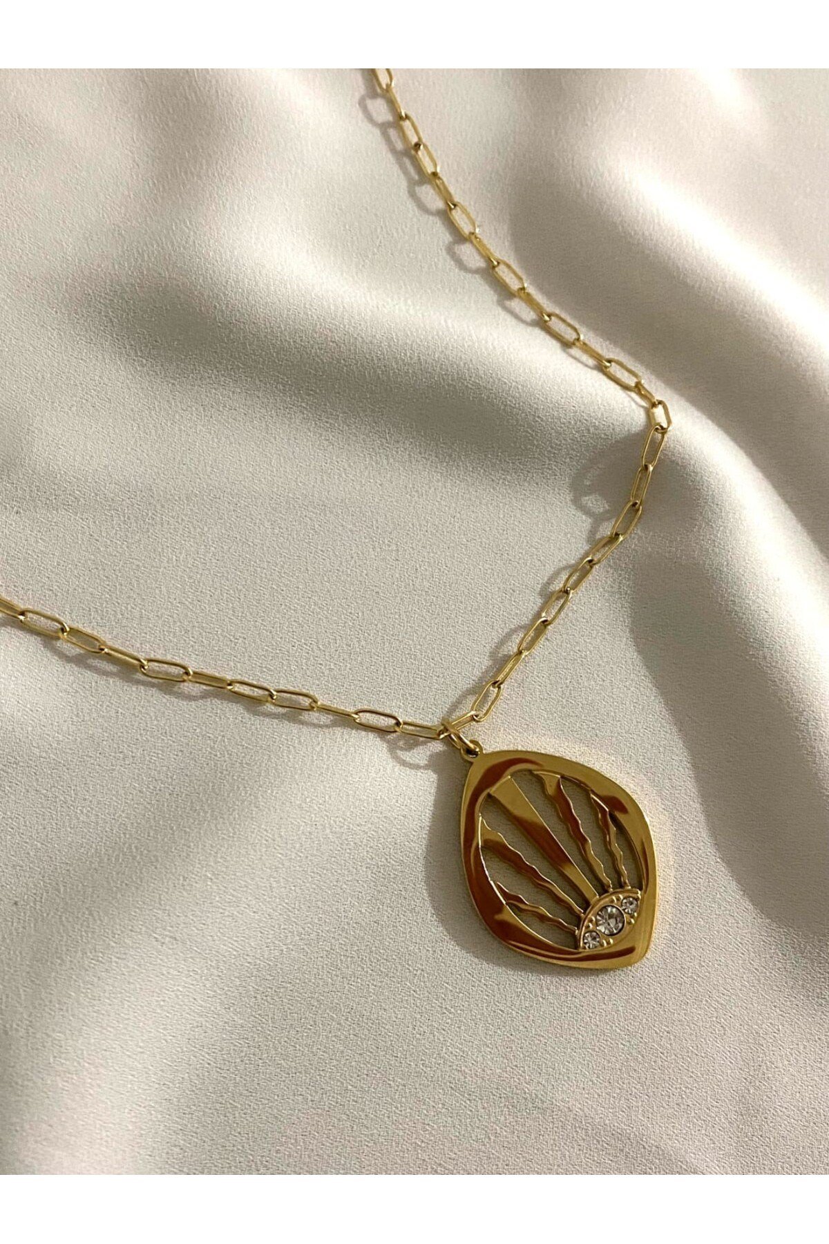 Gold detaylı nazar kolye
