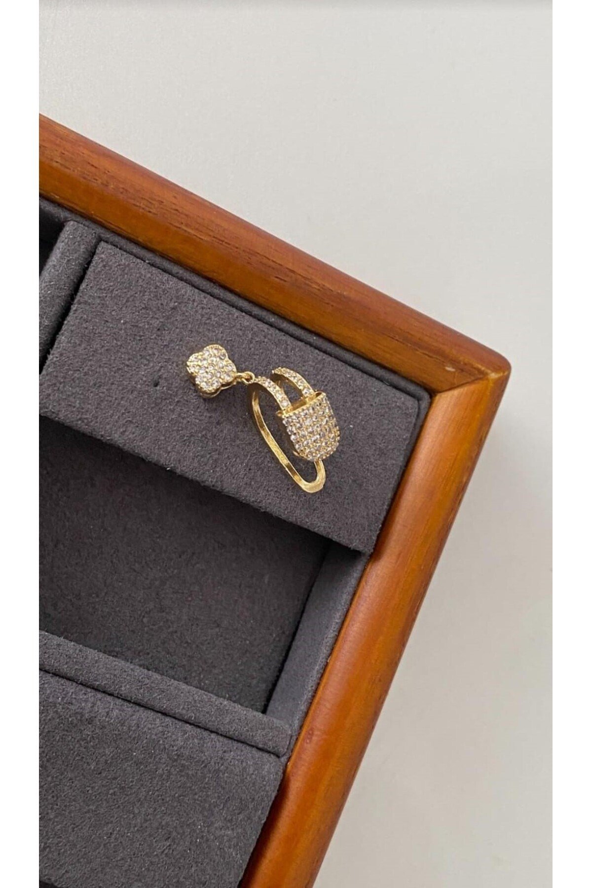 Gold earcuff kıkırdak küpe