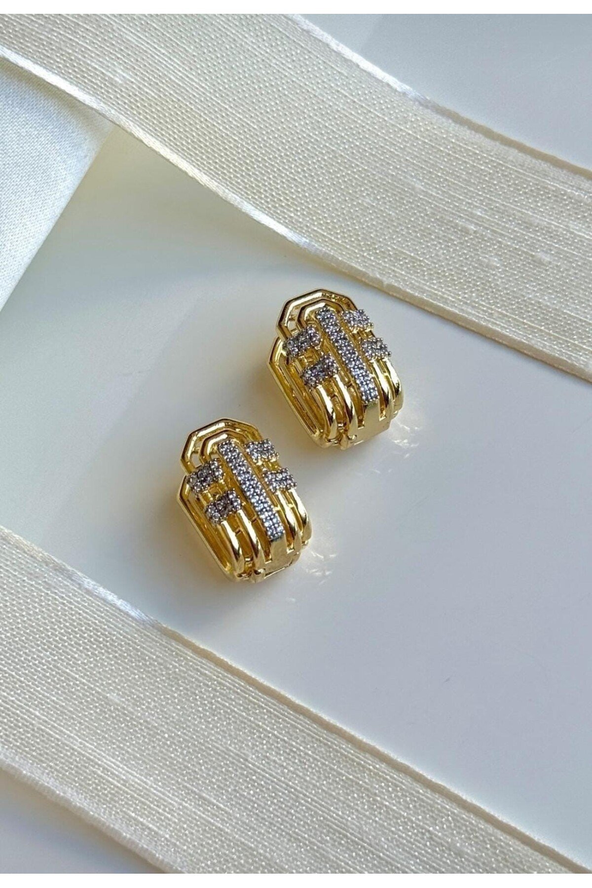 Jiny gold küpe