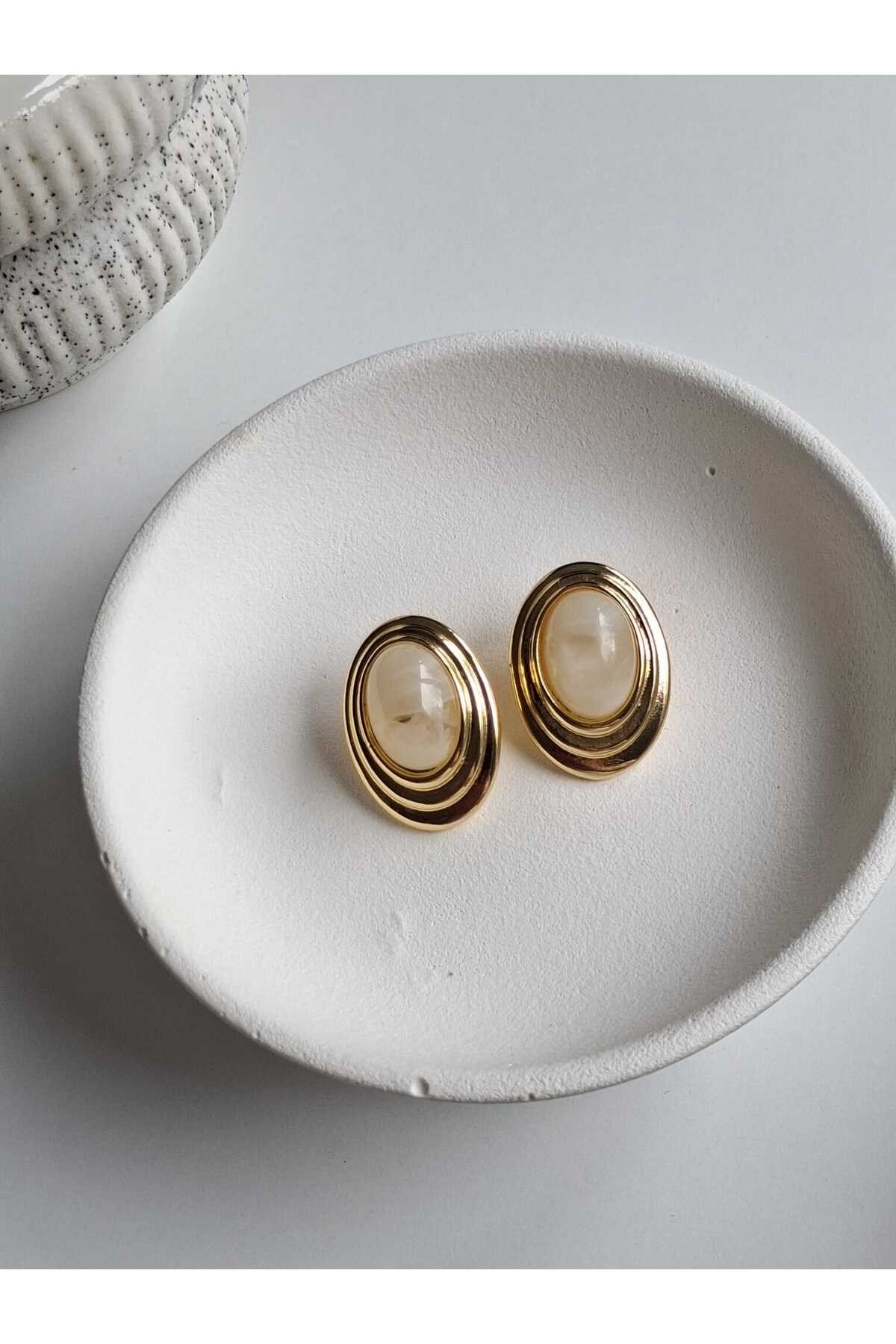 Lust Gold Detay Vintage Görünümlü Küpe