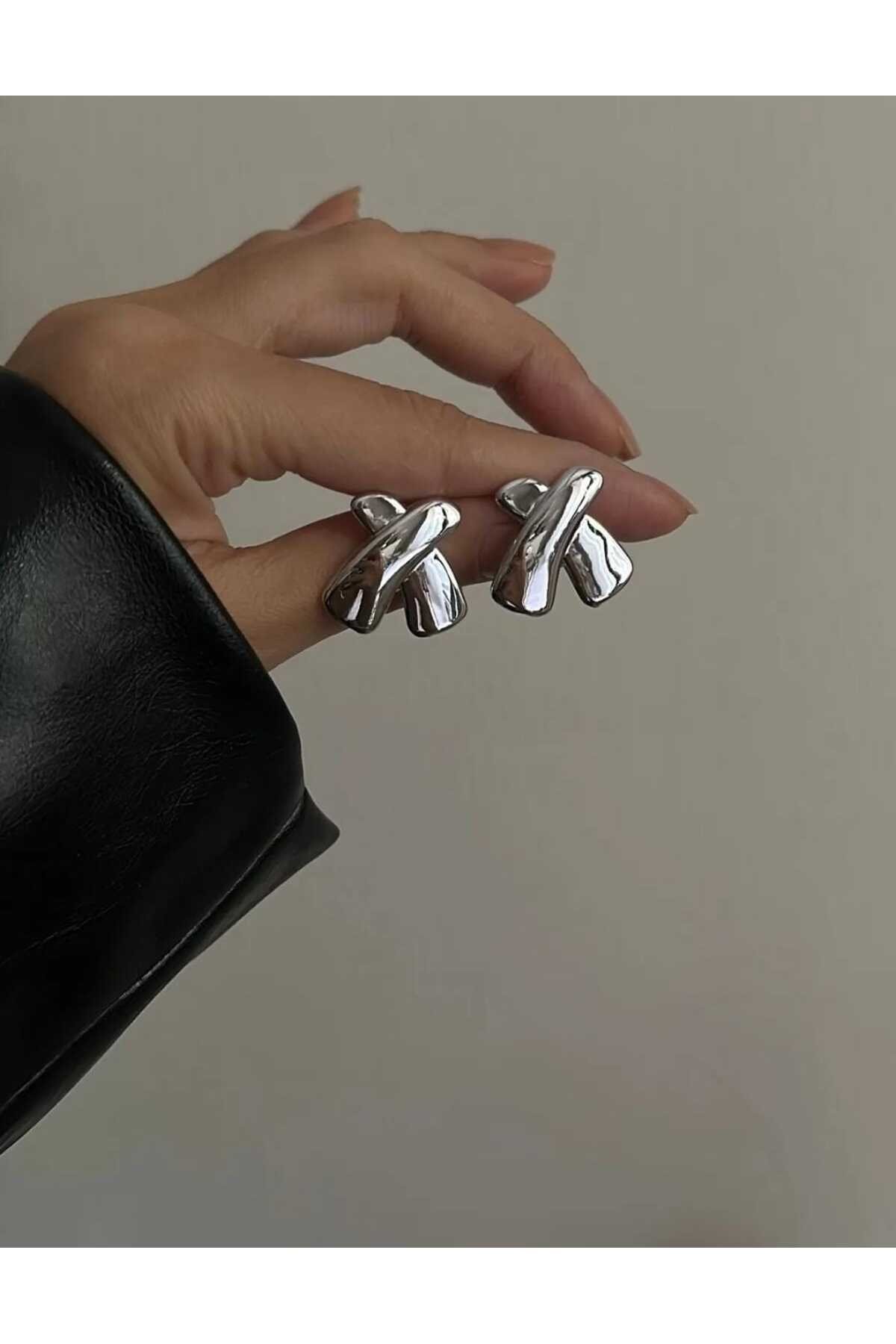 Mini X gümüş küpe