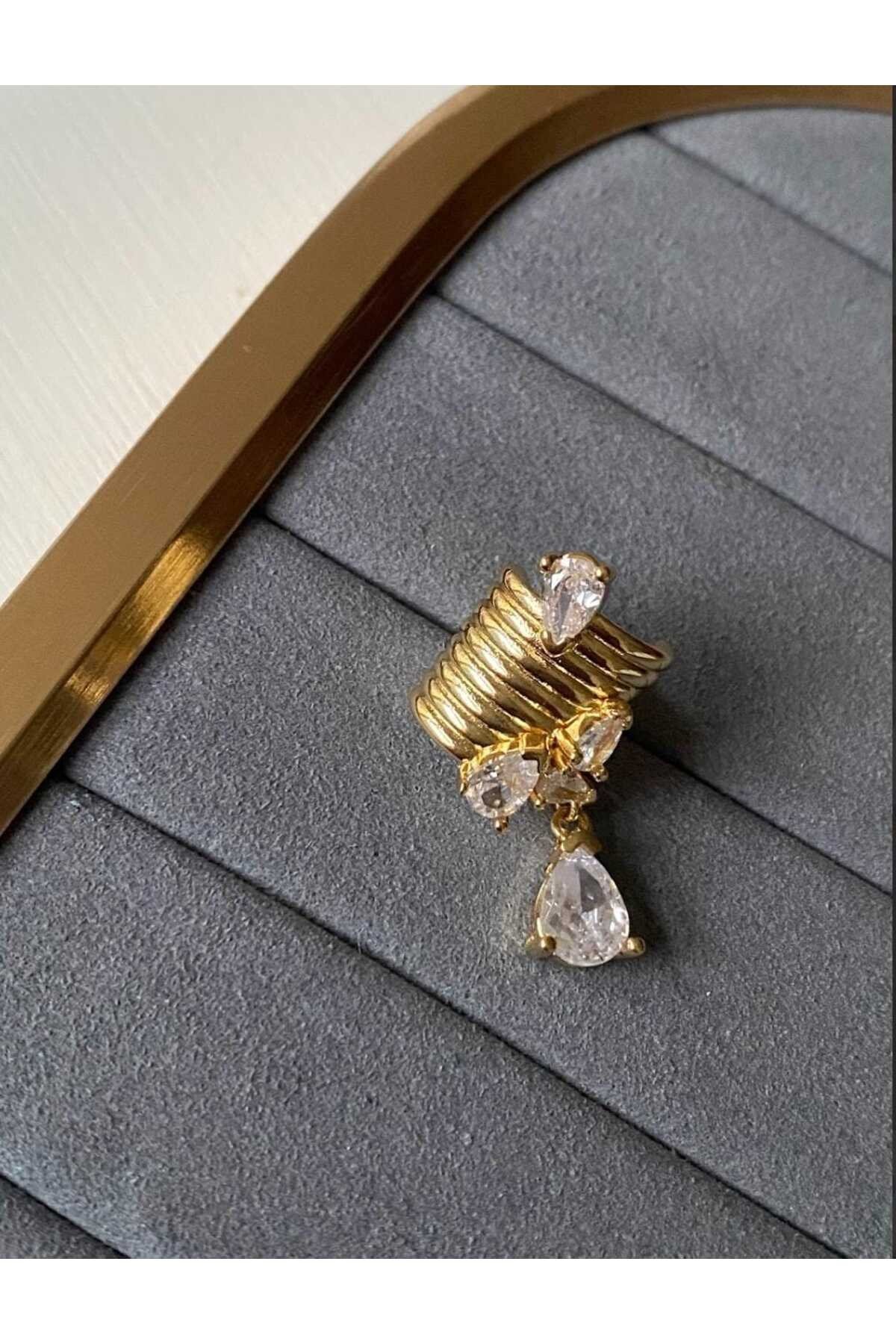 Özel seri taş detaylı earcuff