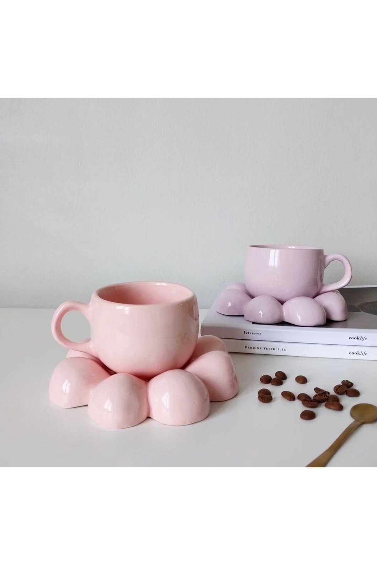Pembe papatya fincan