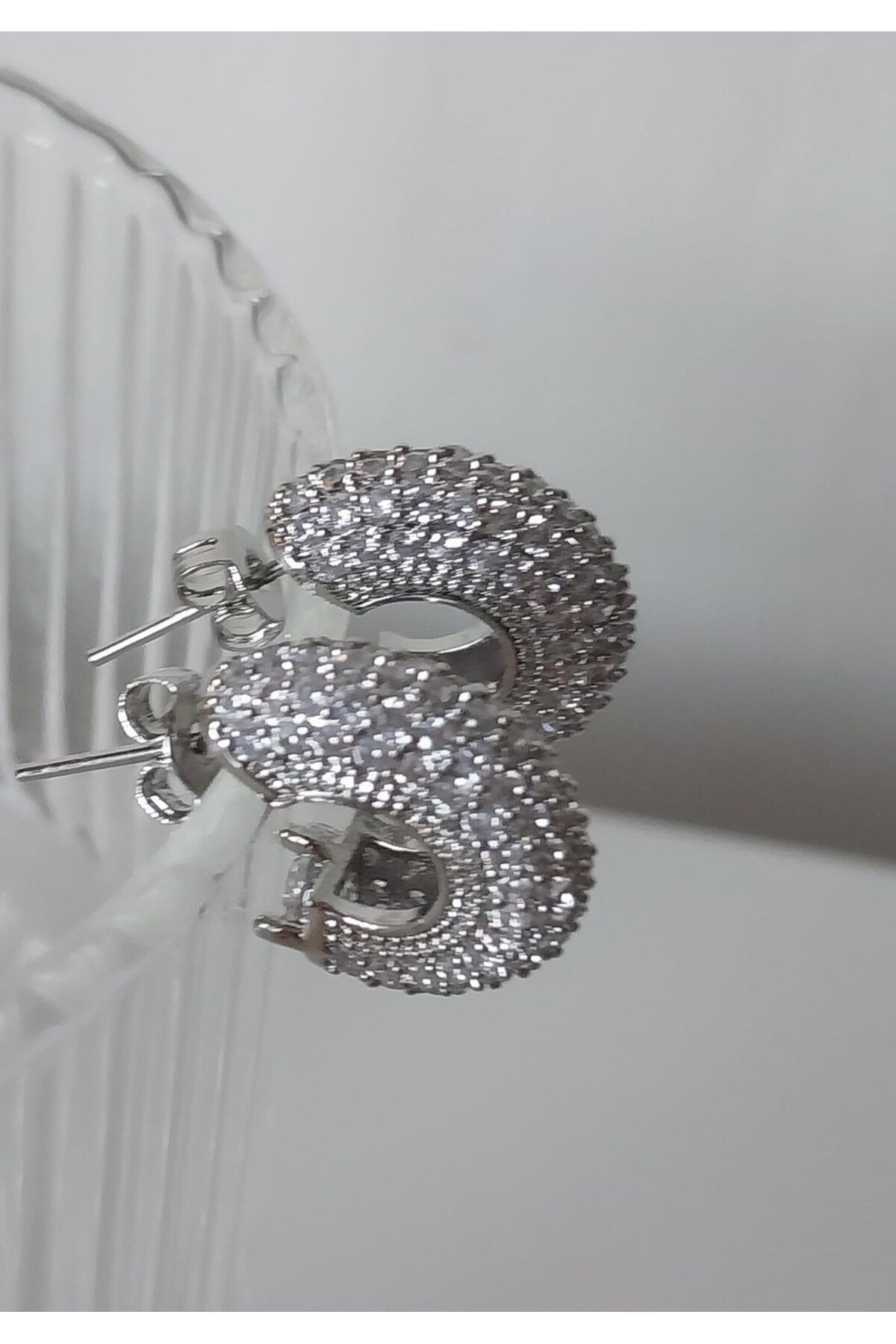Zirkon taş halka küpe