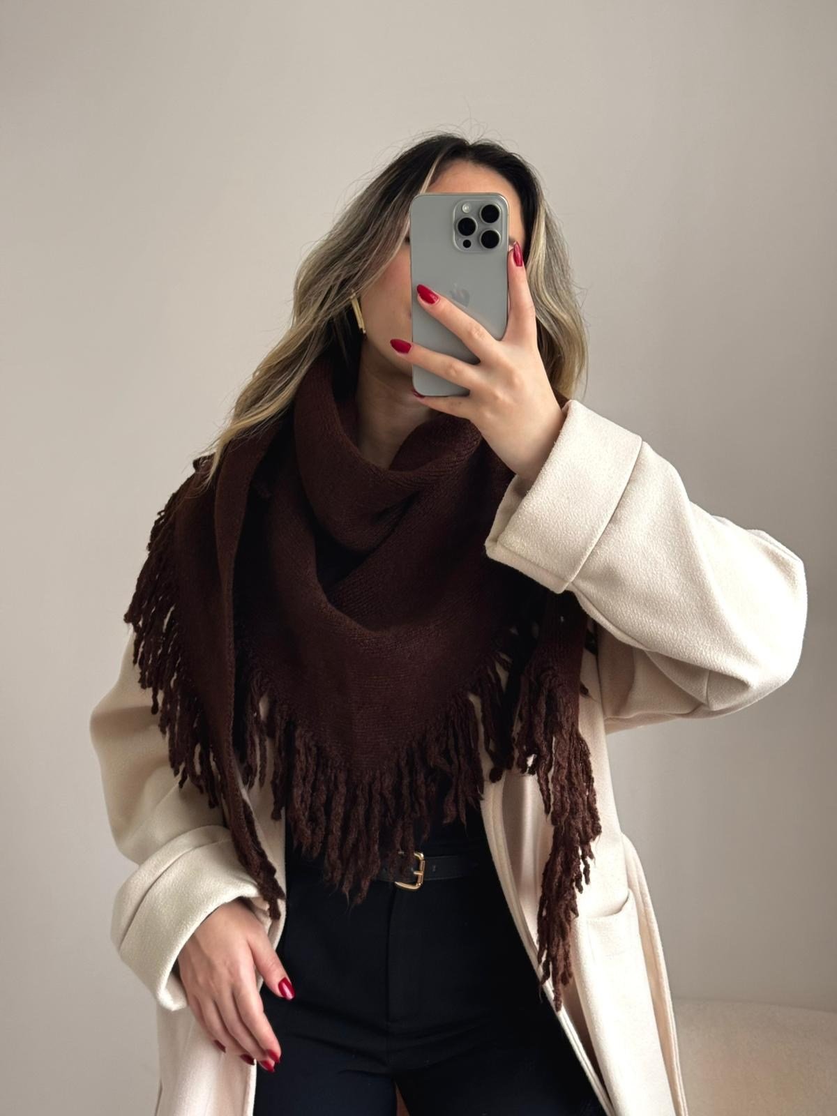 Üçgen Püsküllü Triko Şal Kahverengi