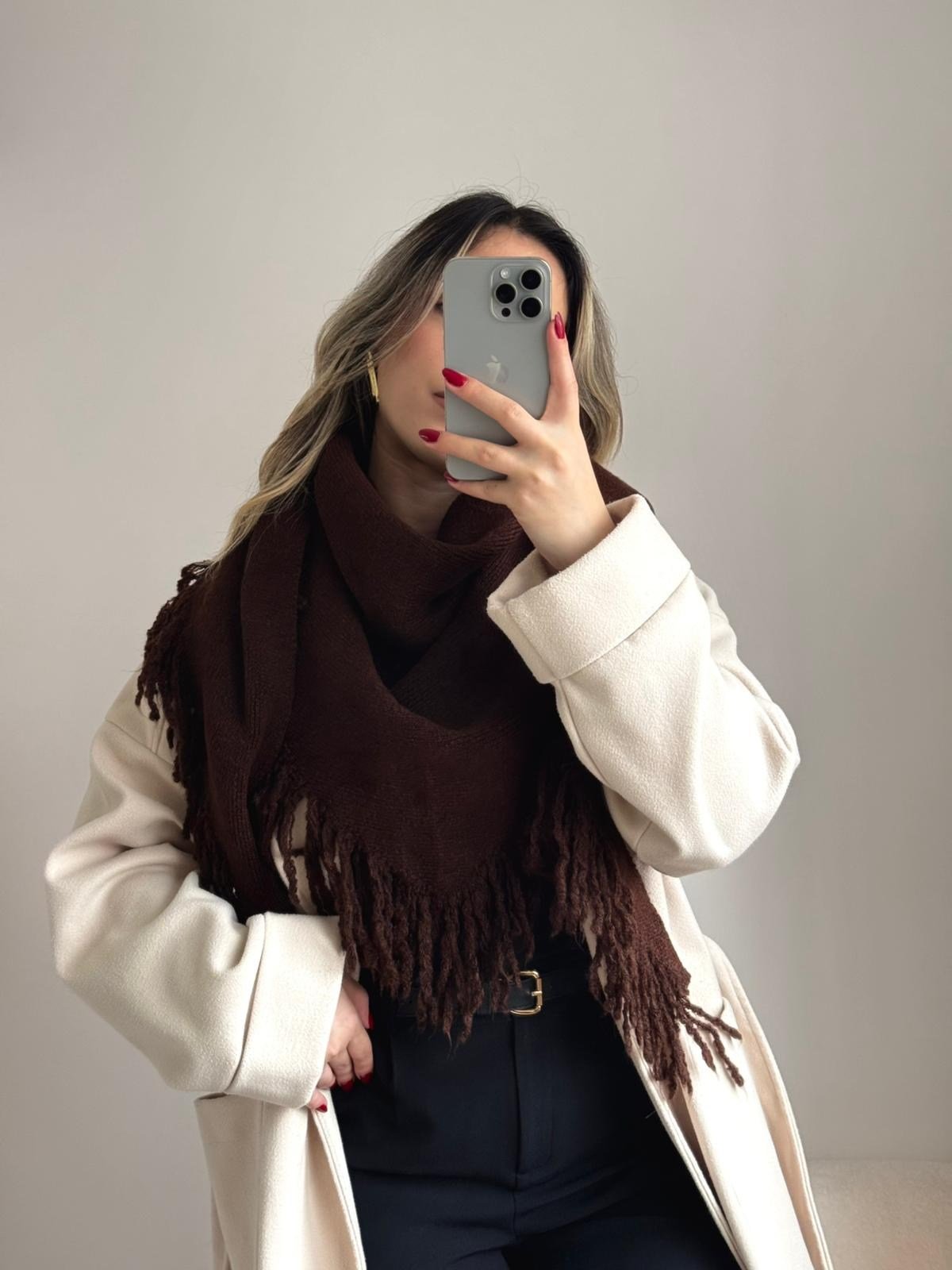 Üçgen Püsküllü Triko Şal Kahverengi
