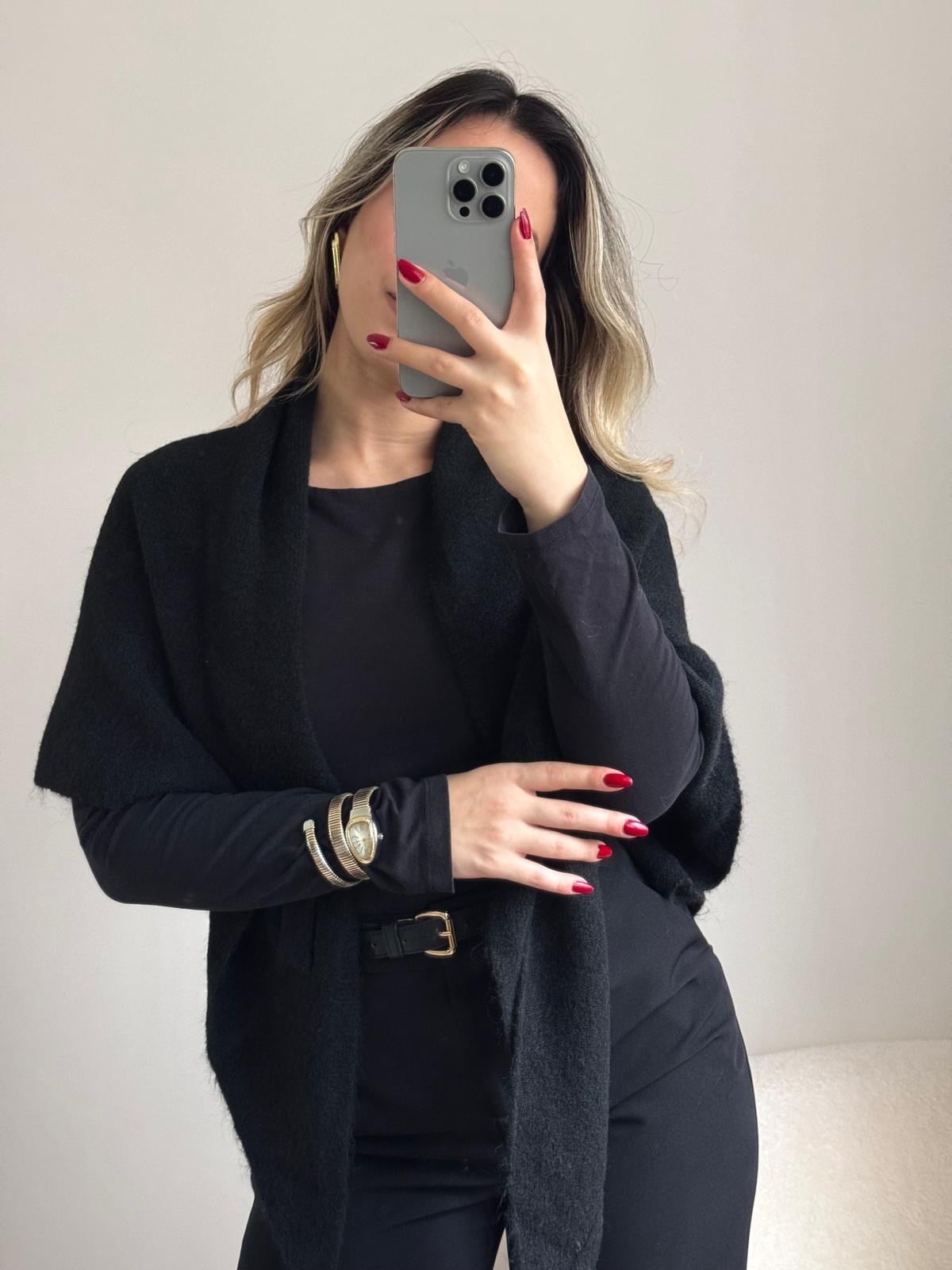 Yumuşak Dokulu Detay Üçgen Şal Siyah