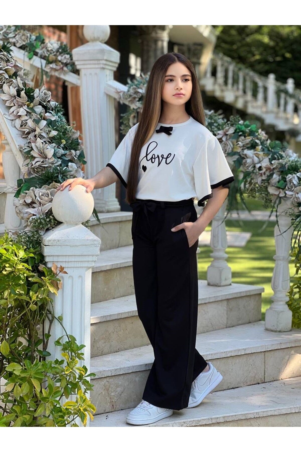 LOVE NAKIŞ DETAYLI KIZ TAKIM