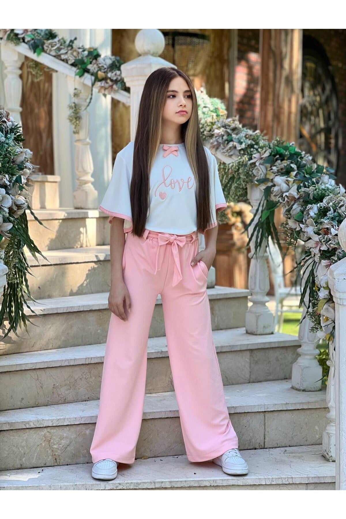 LOVE NAKIŞ DETAYLI KIZ TAKIM