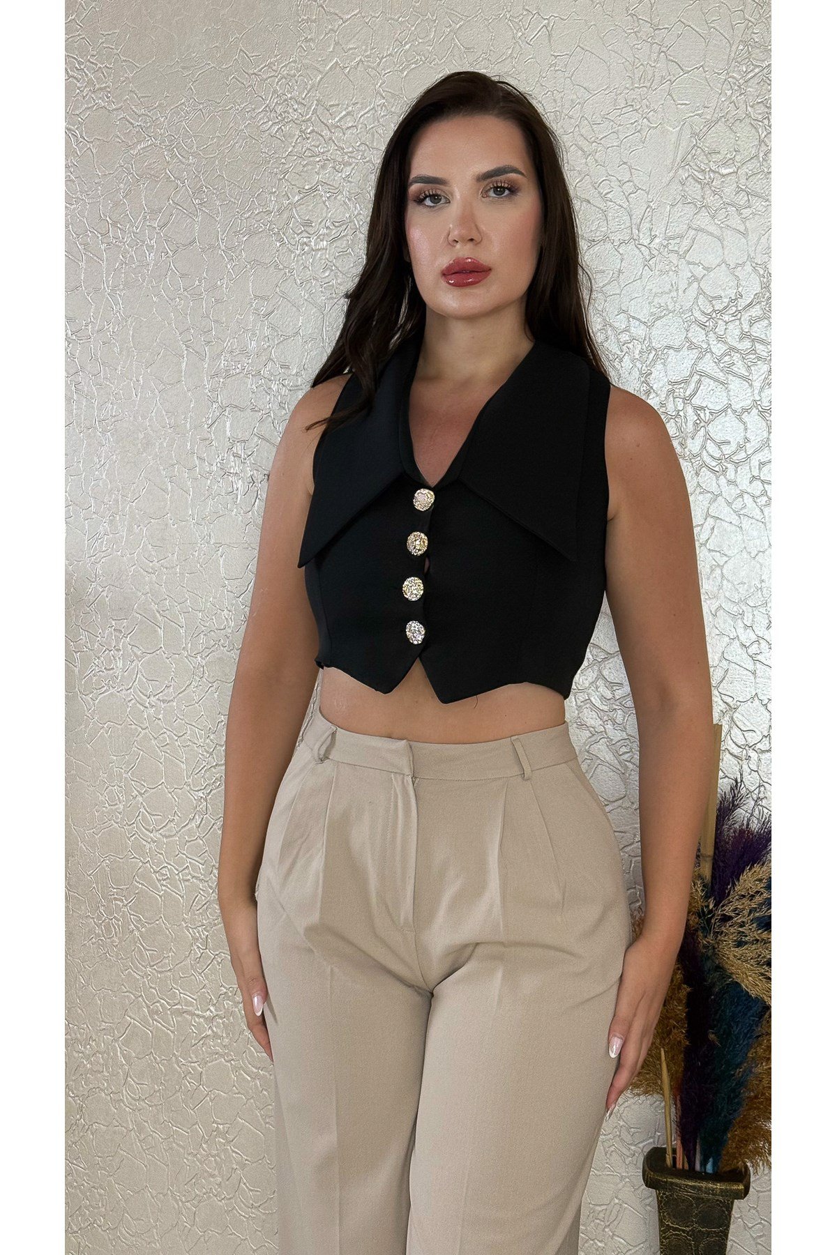 Düğmeli Kolsuz Kısa Siyah Kadın Ceket/Crop