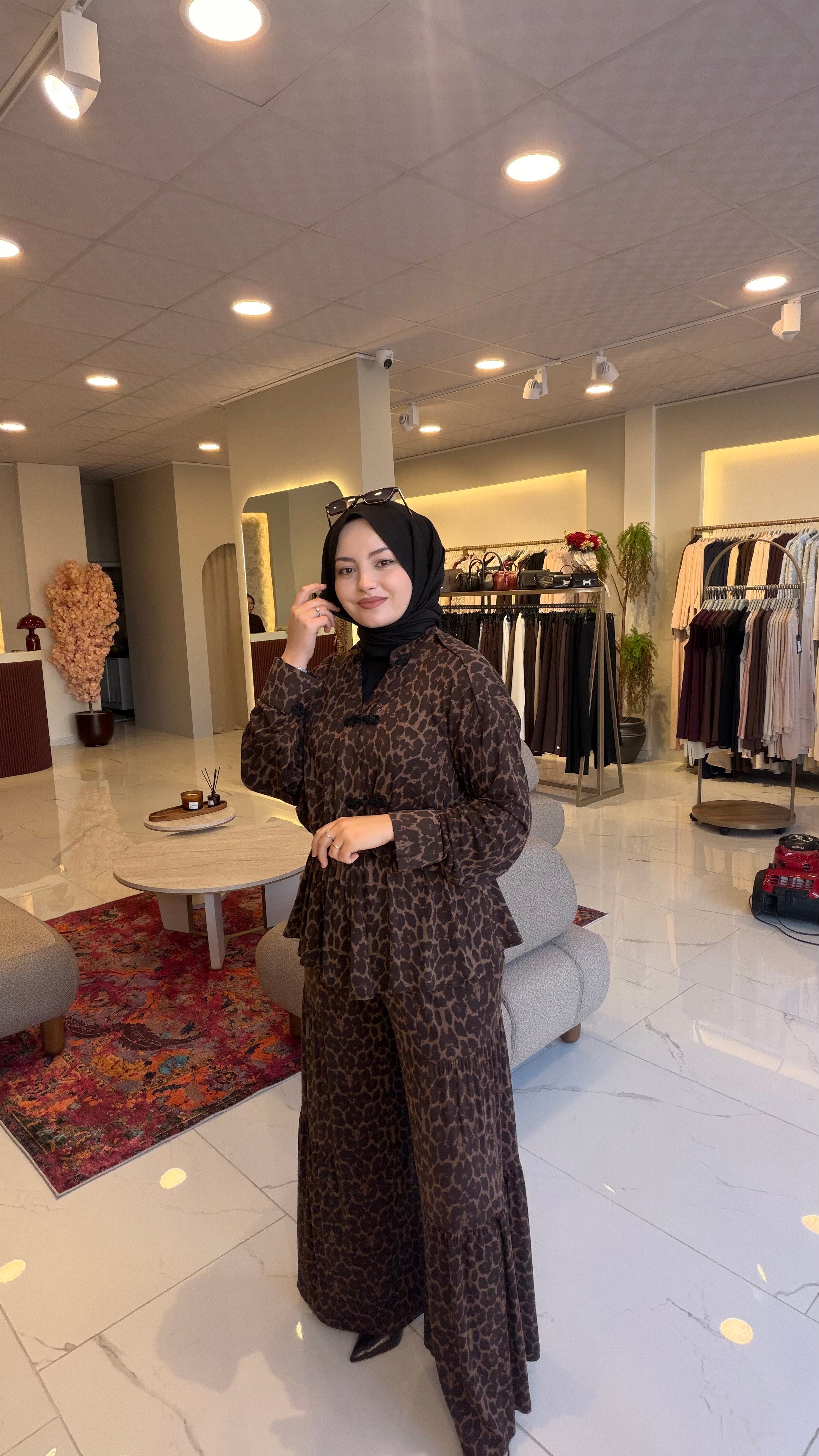 GHİSA LEOPARLI TAKIM