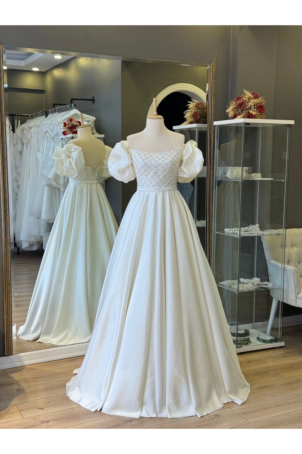 Beyaz Işık Saten Dantel Kaplama Maxi Boy Helen Gelinlik