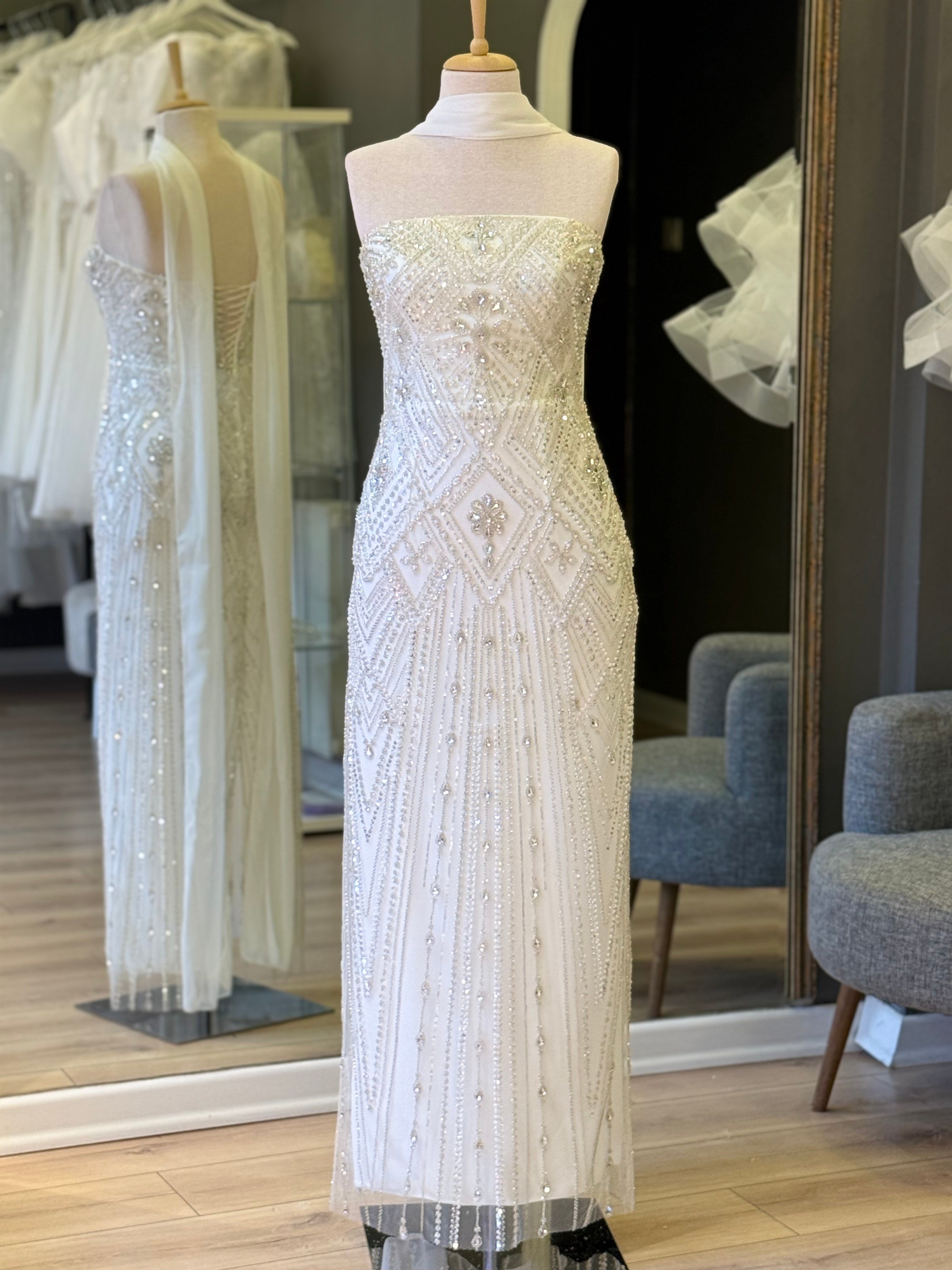 Lenta Wedding Beyaz Taş İşlemeli Dantel Kaplama Straplez  Şal Detaylı Uzun Kalem Nişan ve Gece elbisesi