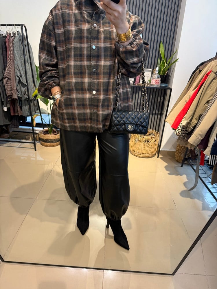deri-pantolon-siyah-6-435a.jpeg