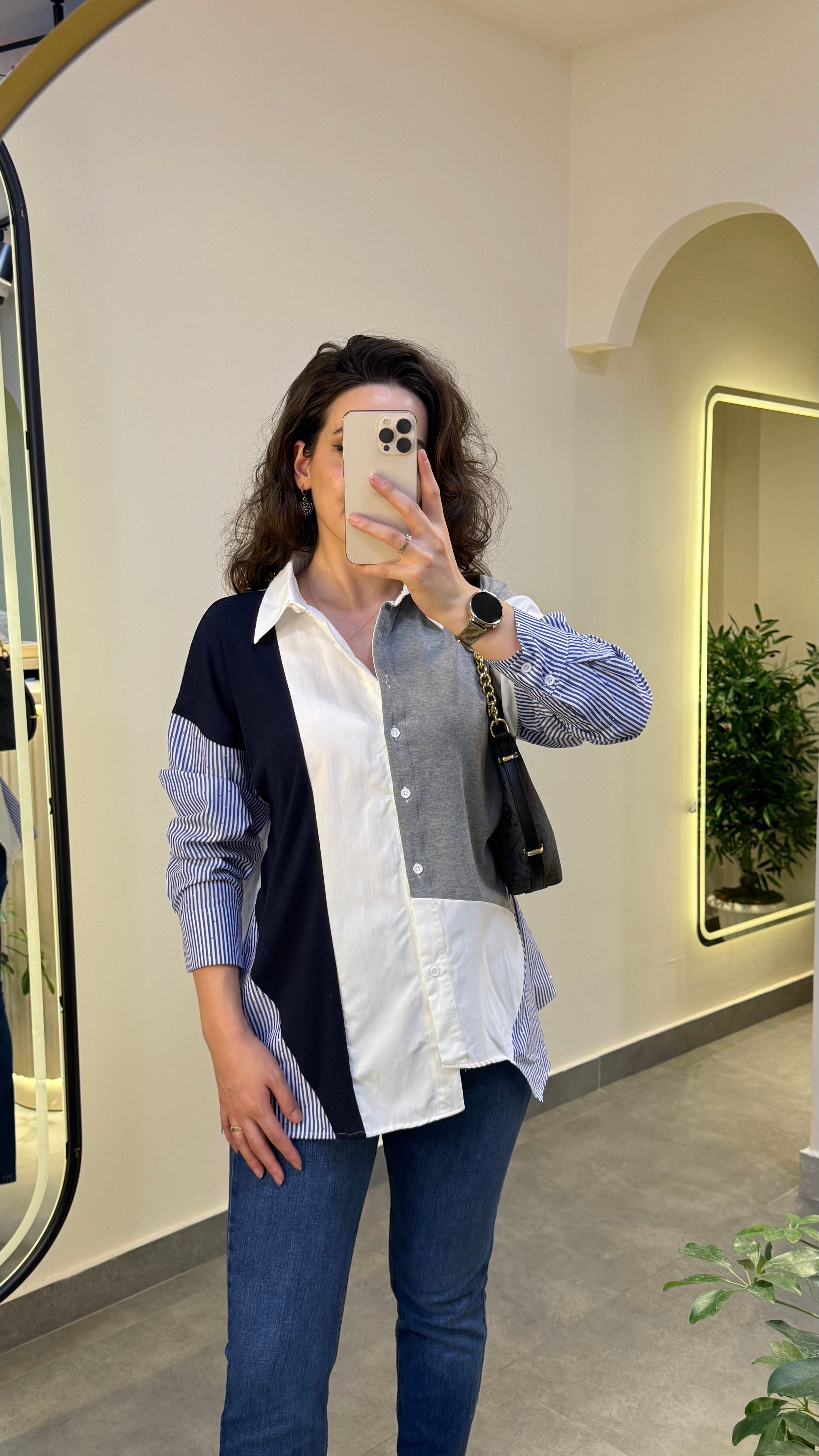 Lacivert Kolları Taşlı Tasarım Gömlek